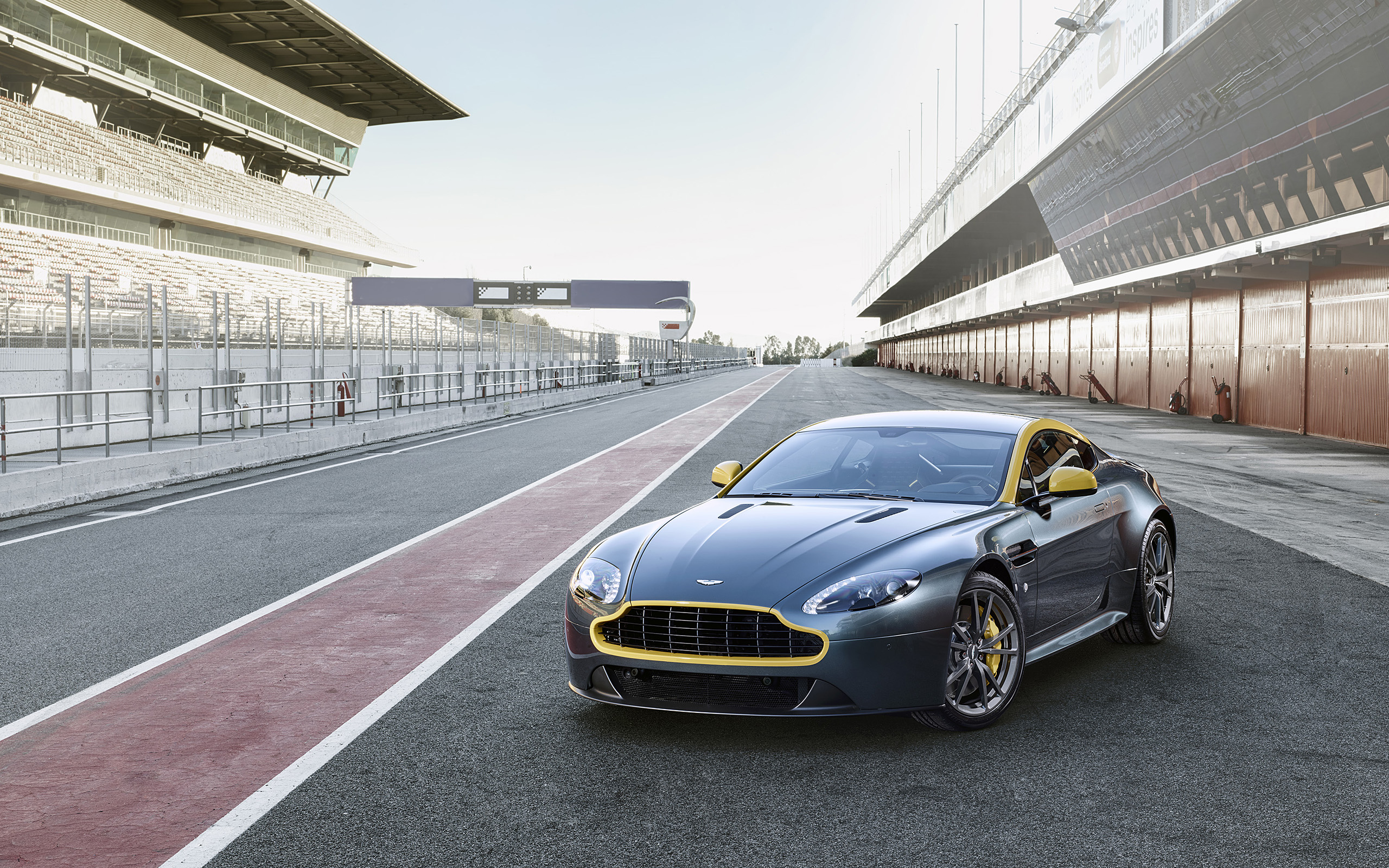 2015 Aston Martin V8 Vantage N430 Wallpapers