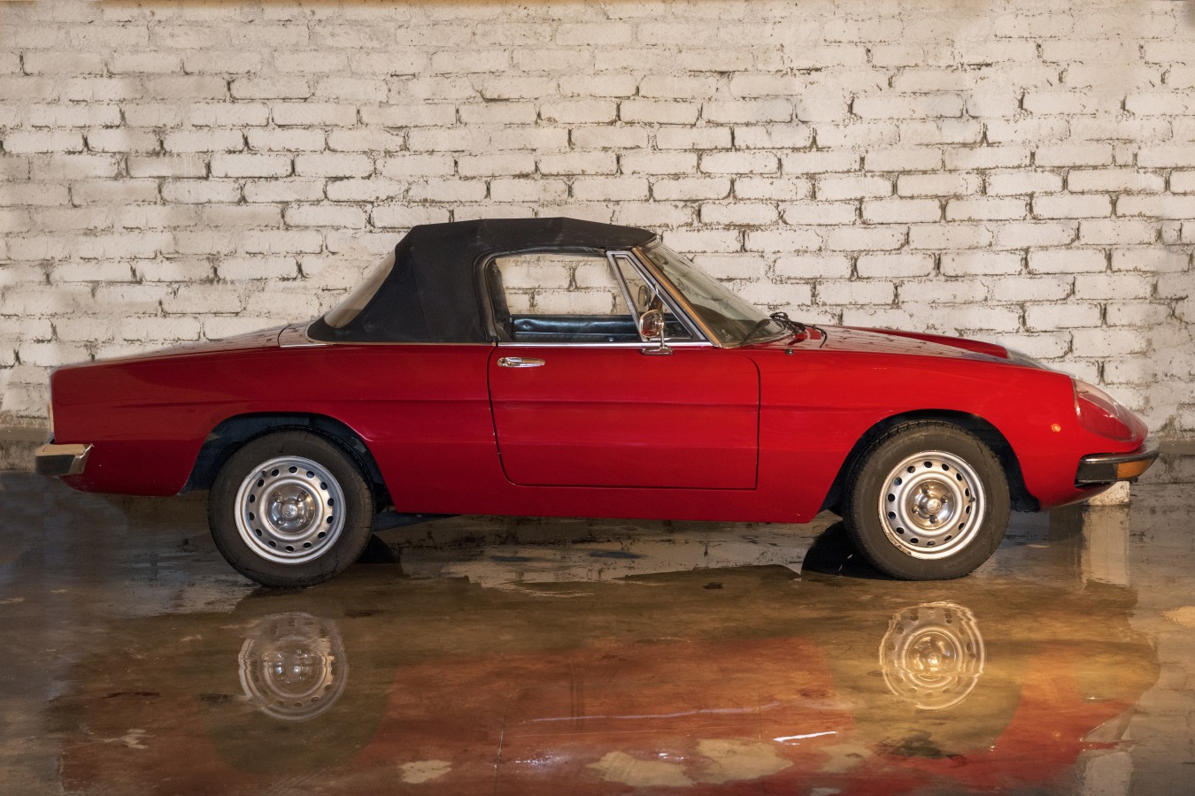 Alfa Romeo 1750 Spider Veloce Wallpapers