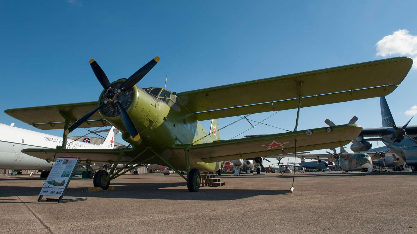 Antonov An-2 Wallpapers