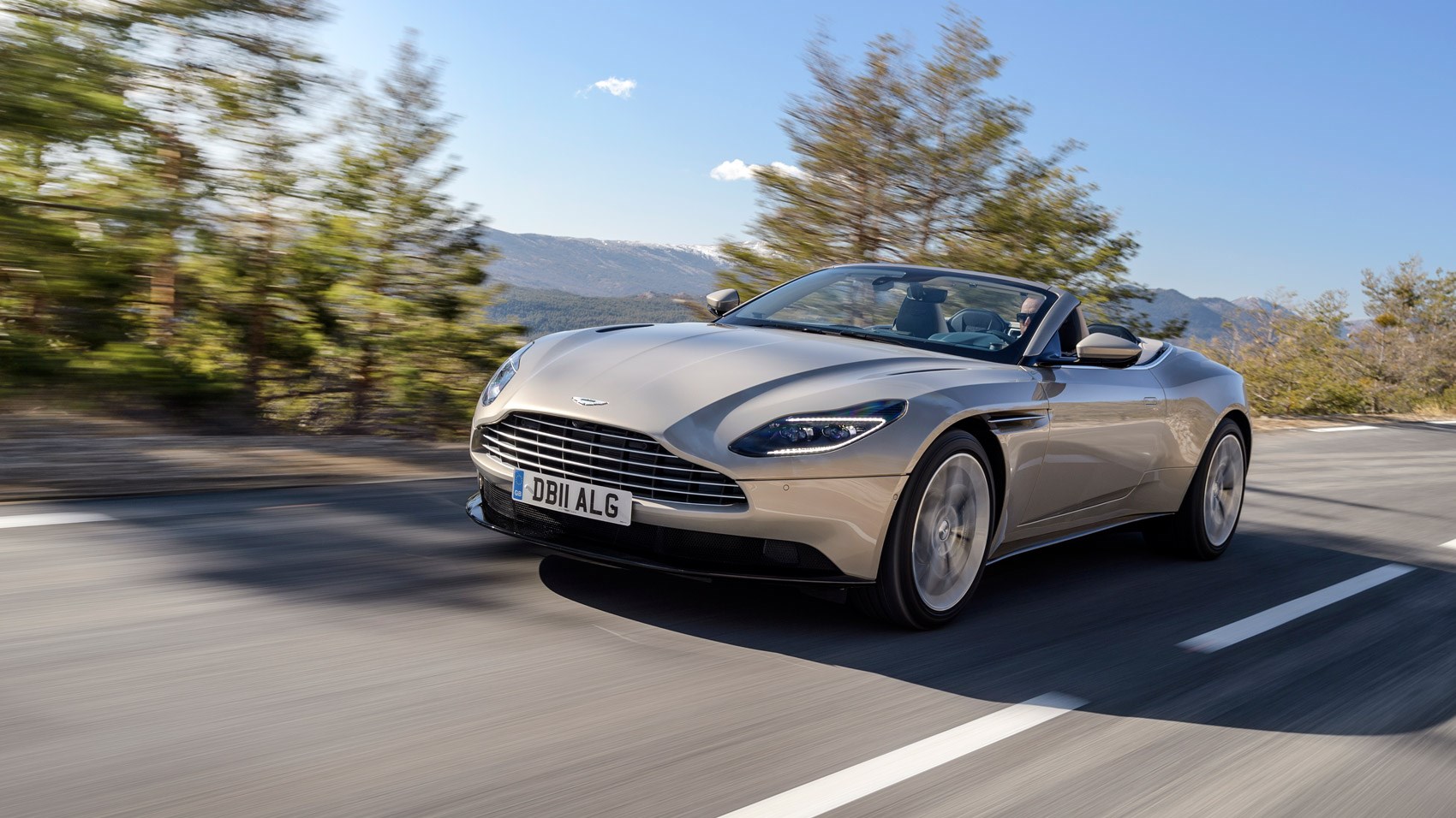 Aston Martin Db11 Volante 2018 Wallpapers