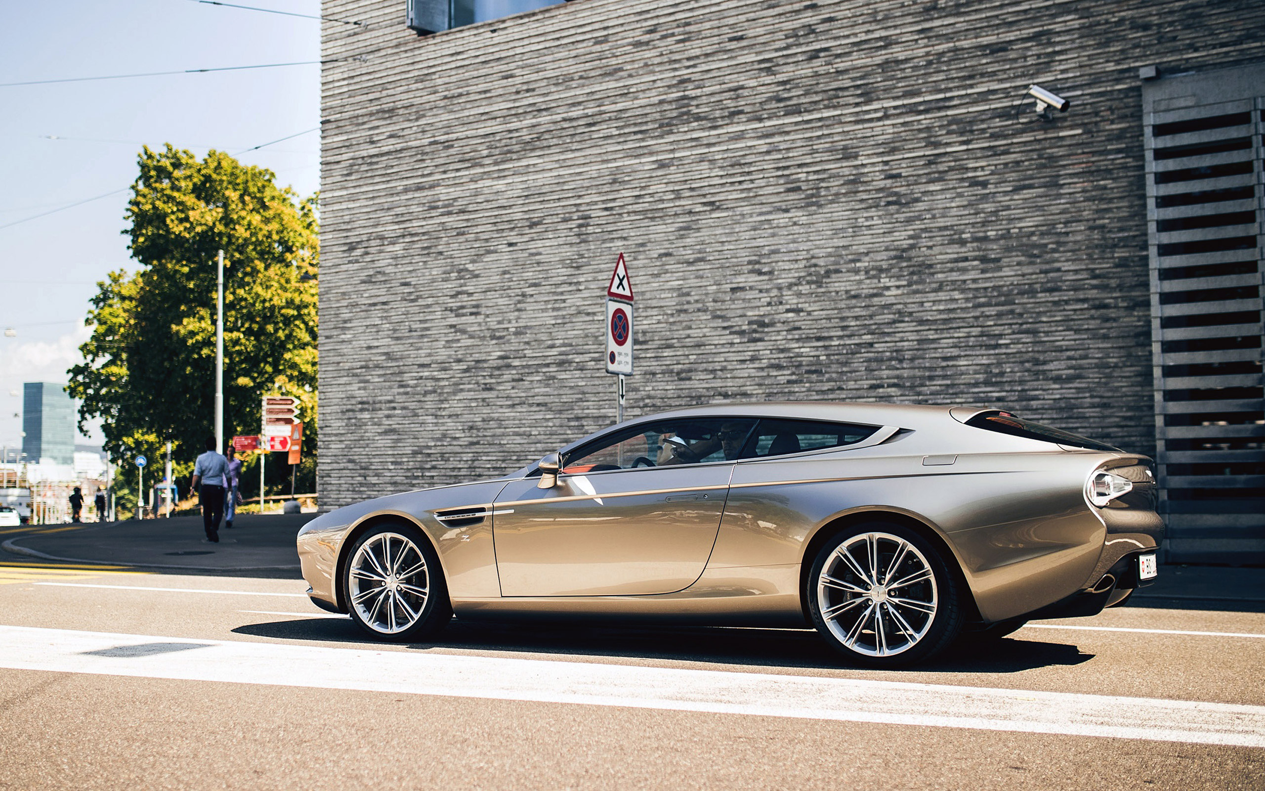 Aston Martin Shooting Brake Wallpapers