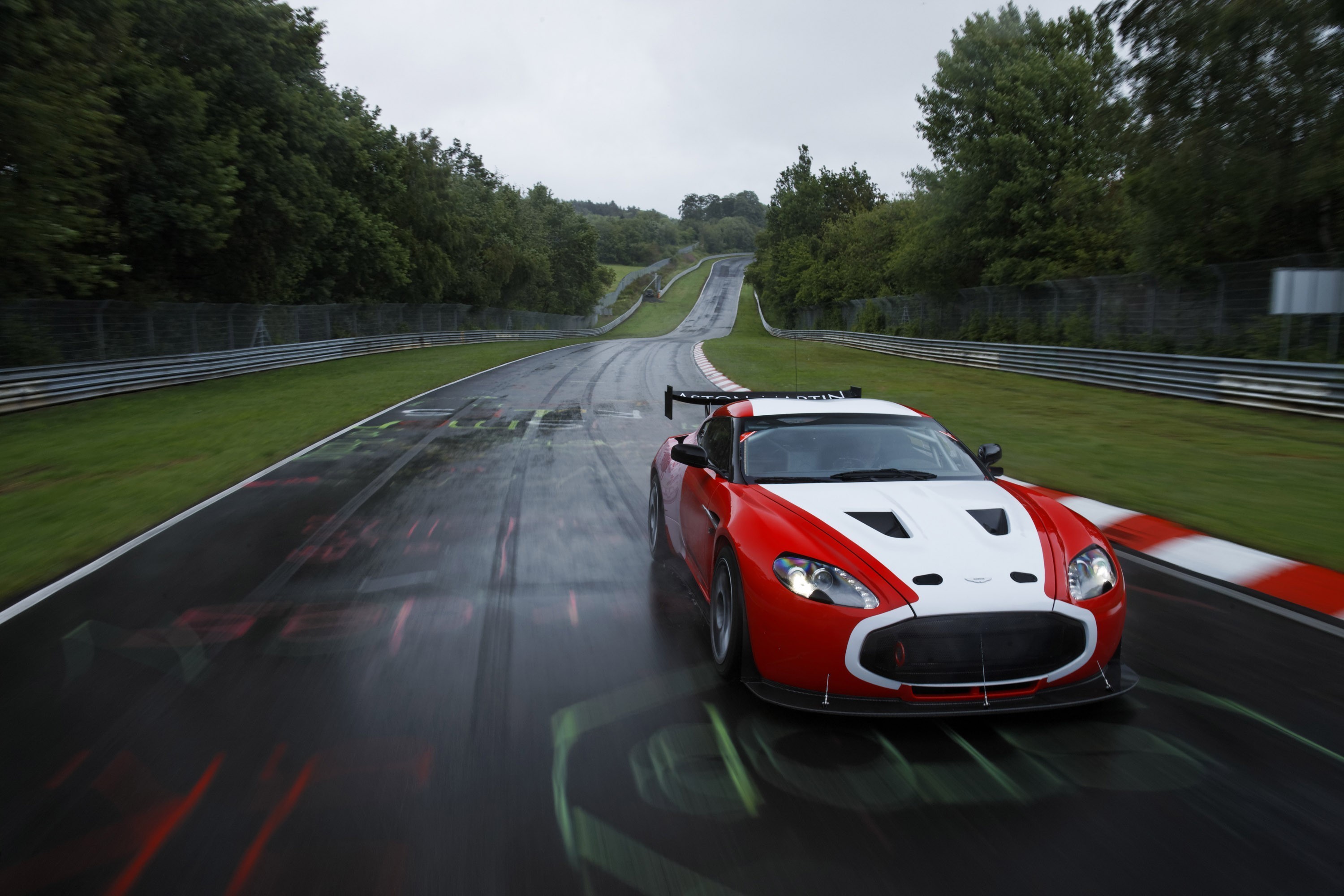 Aston Martin V12 Zagato Wallpapers