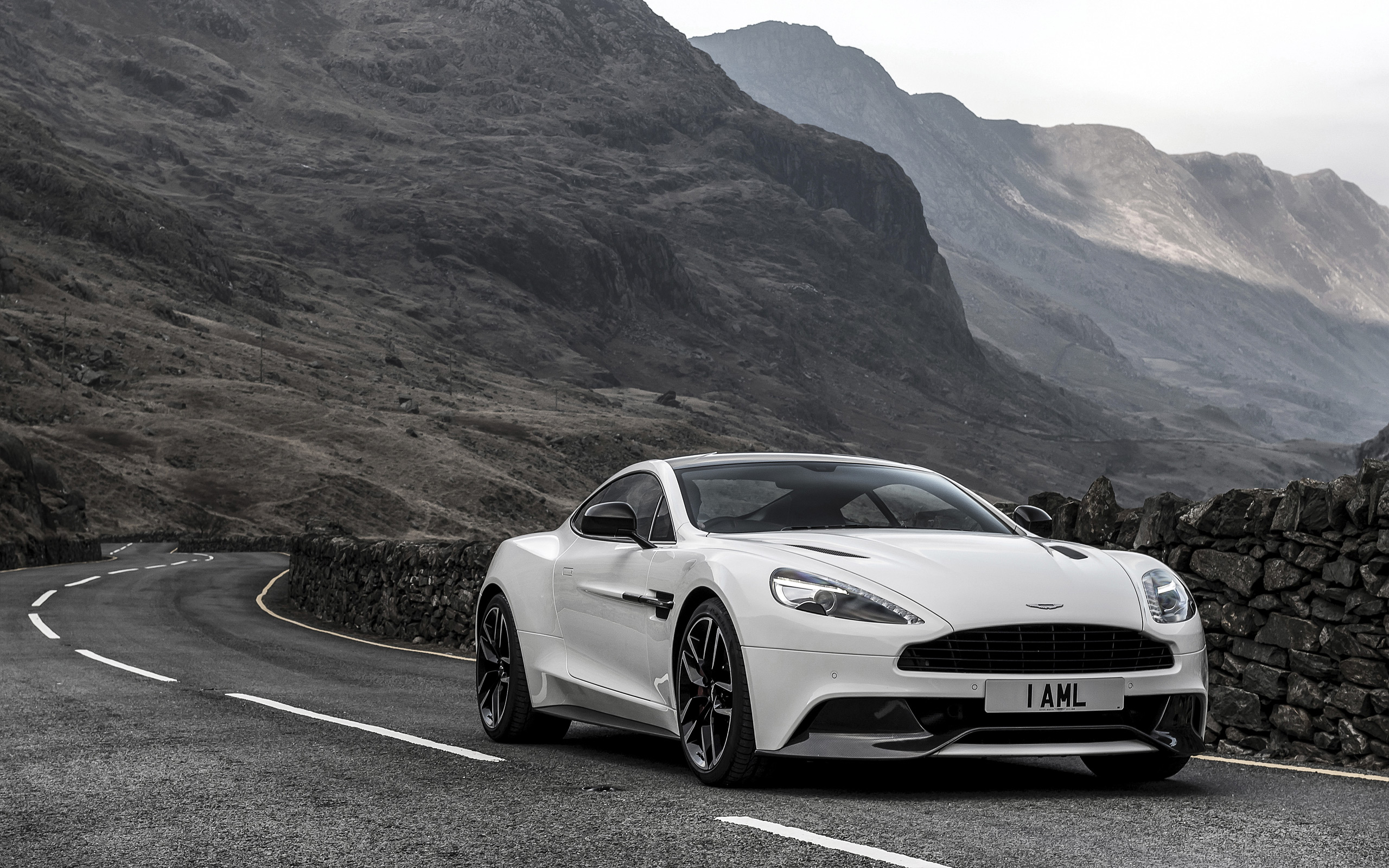 Aston Martin Vanquish Wallpapers