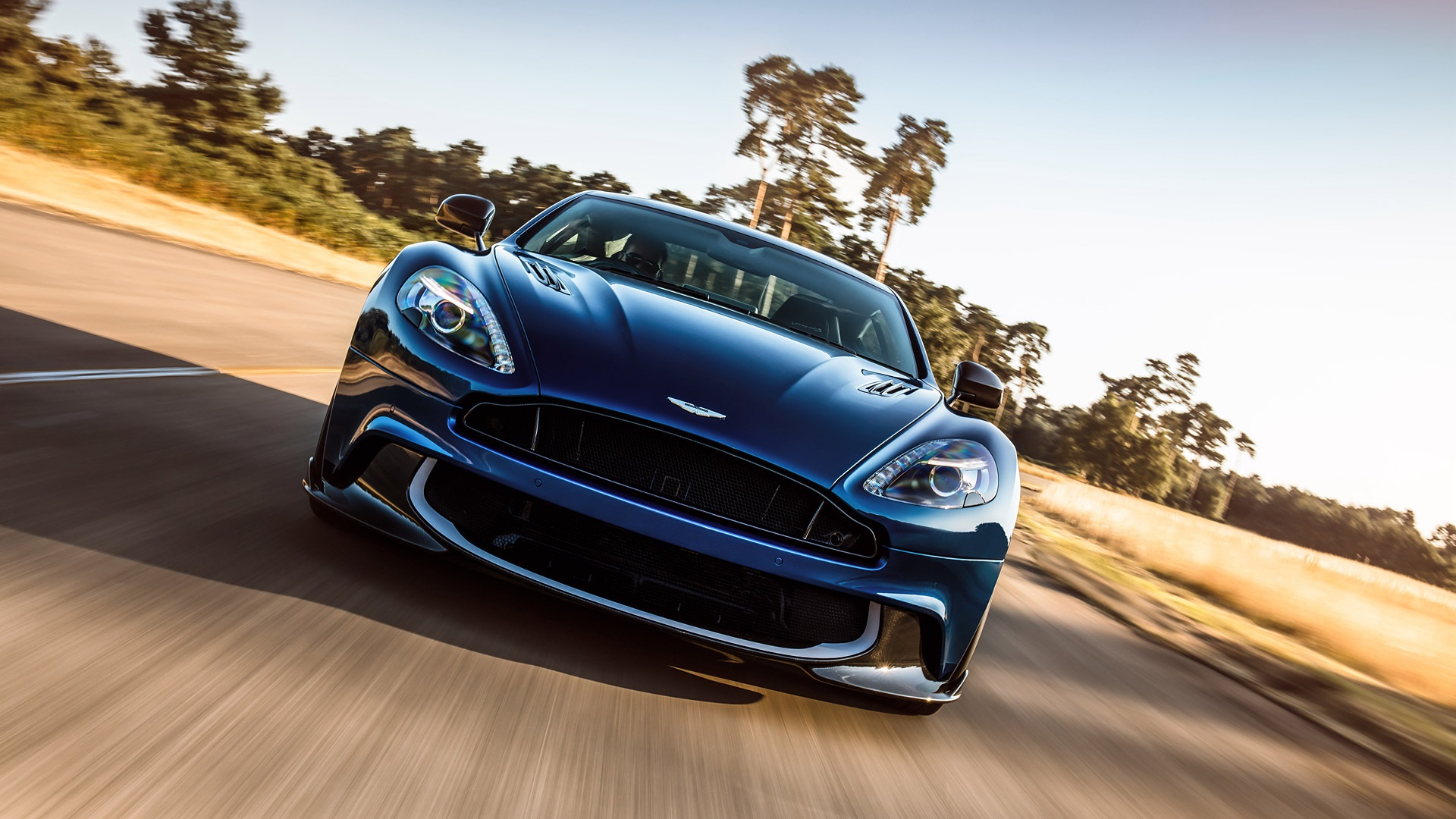 Aston Martin Vanquish Wallpapers