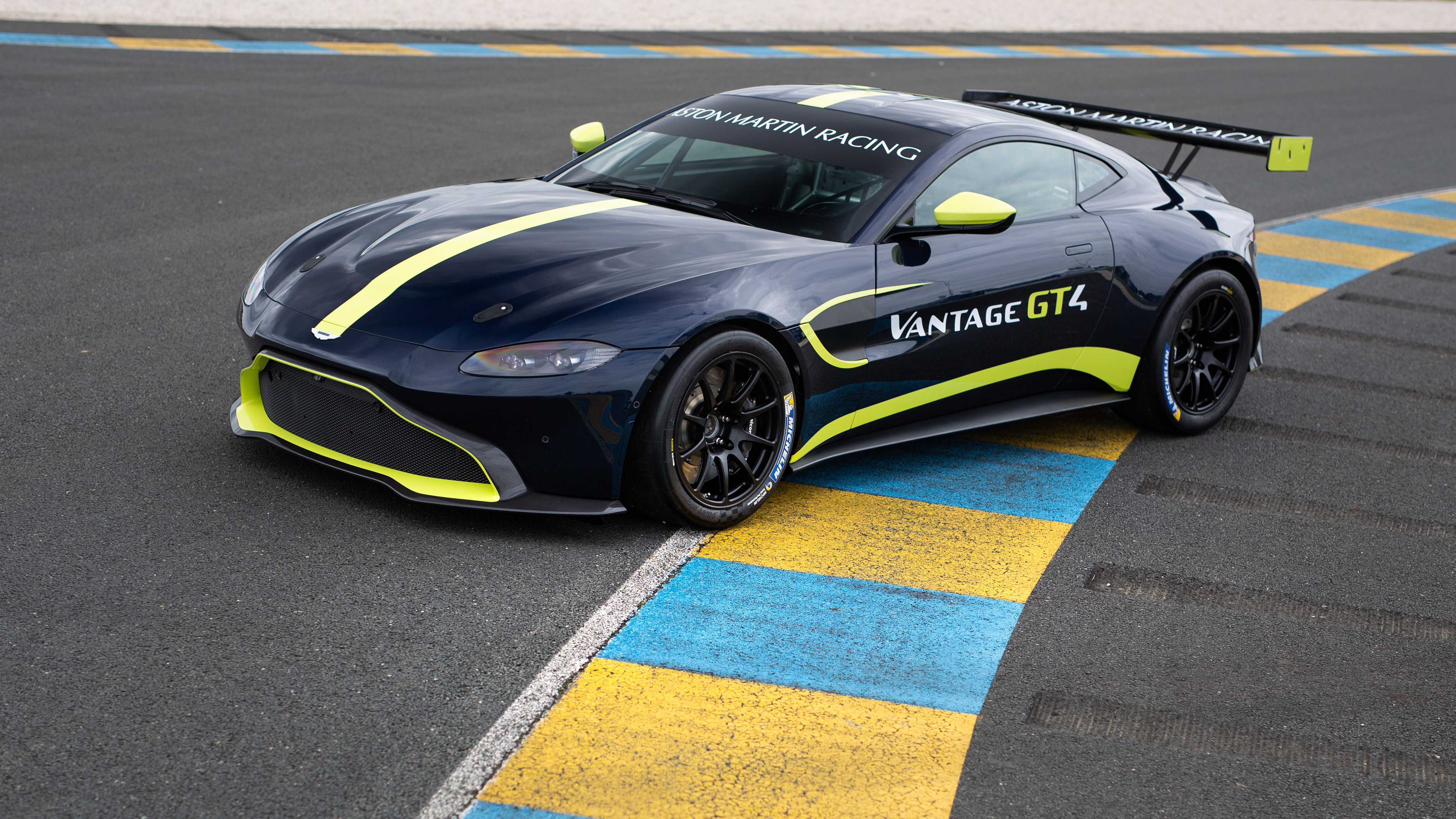 Aston Martin Vantage Gt3 Wallpapers