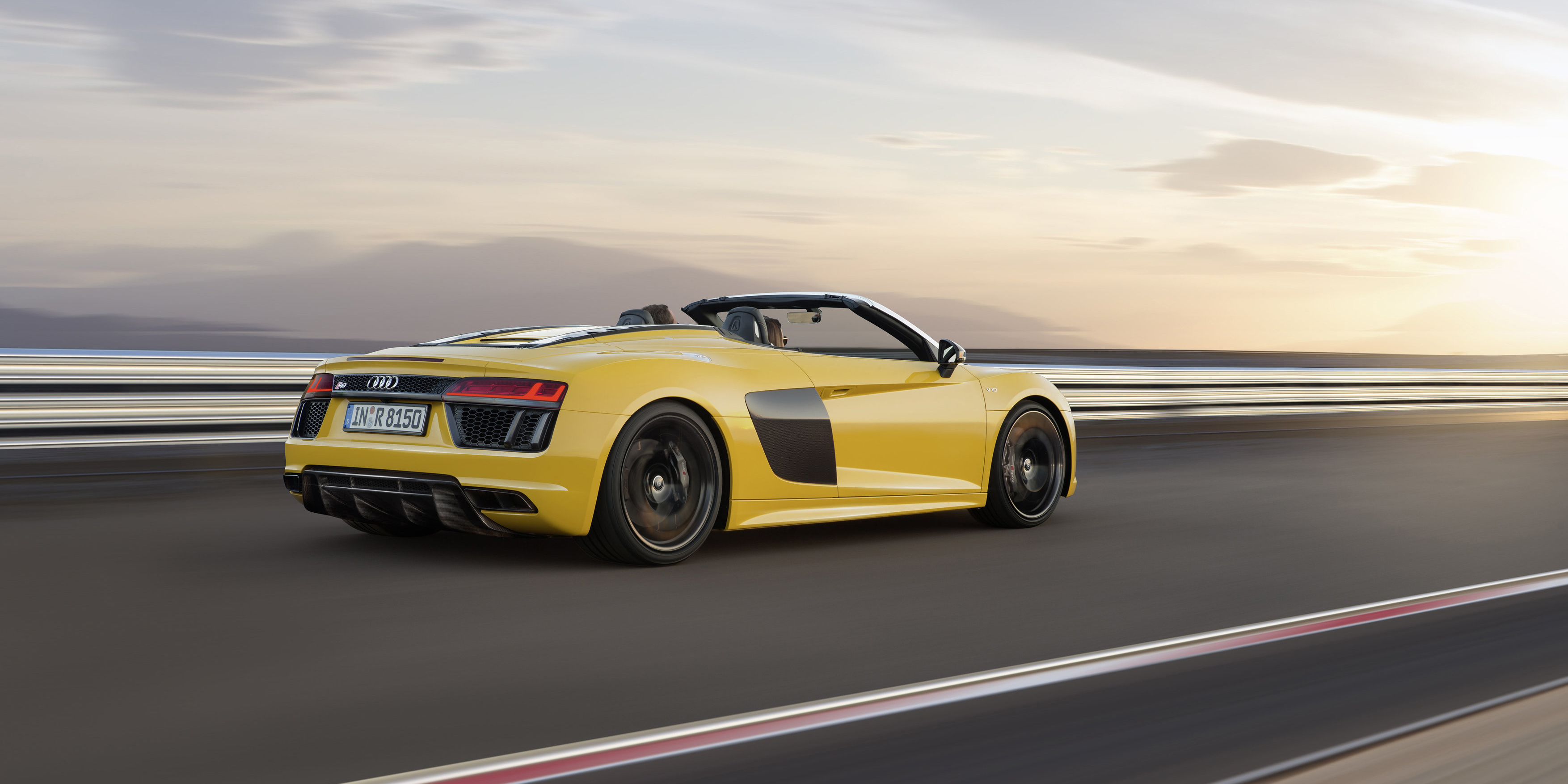 Audi R8 Spyder V10 Plus 4K Side View 2017 Wallpapers