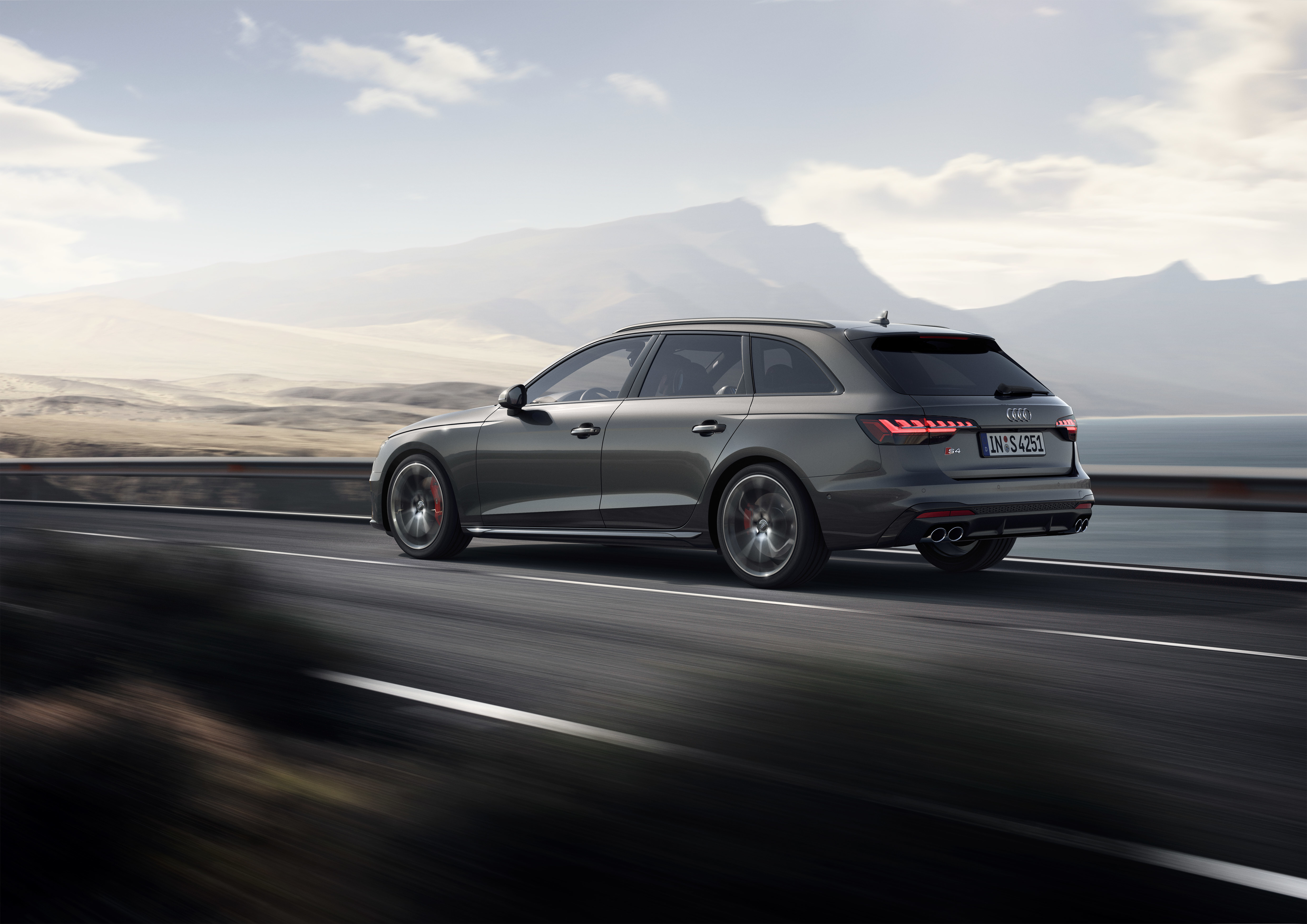 Audi S4 Avant Wallpapers