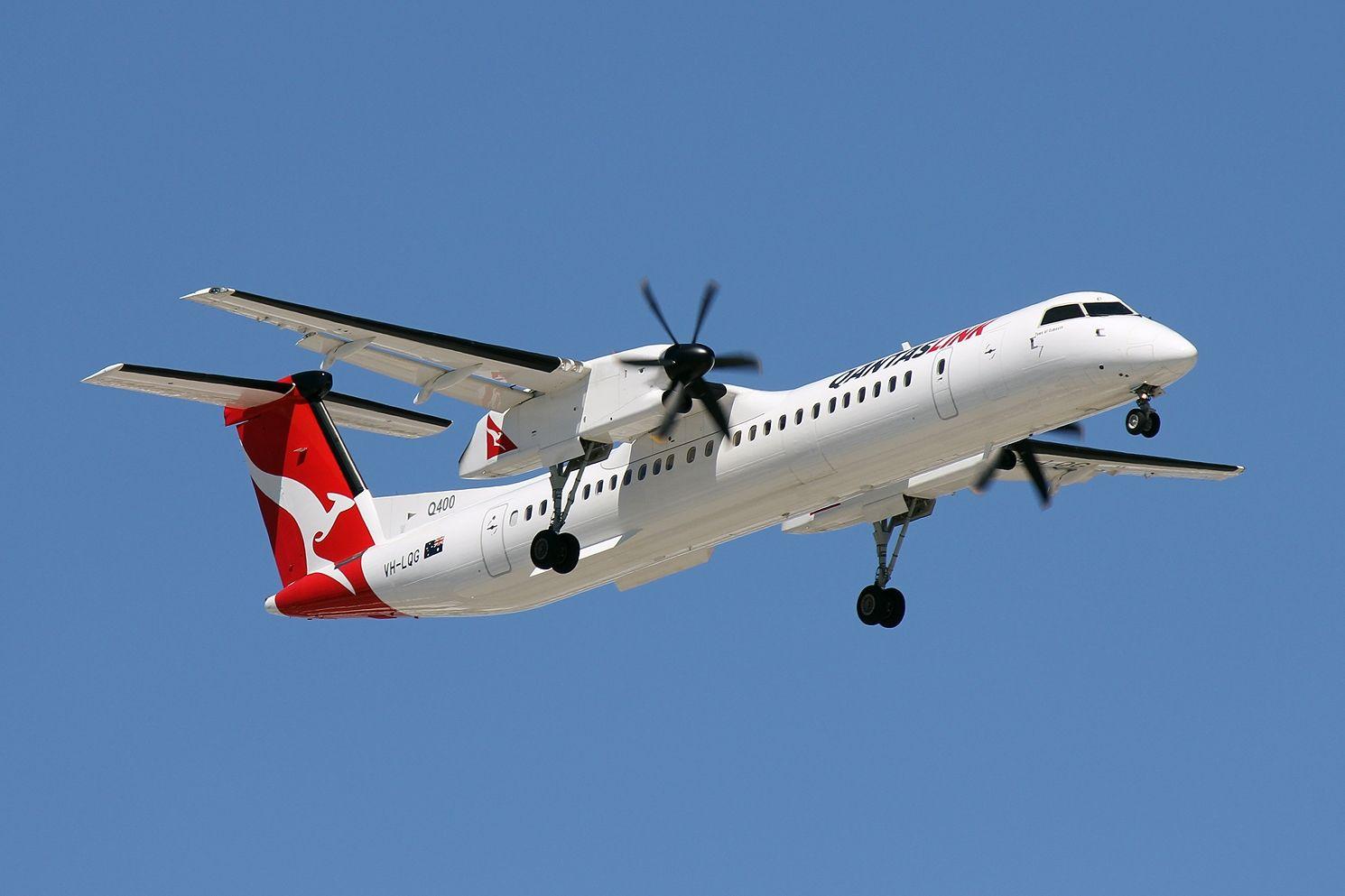 Bombardier Dash 8 Wallpapers