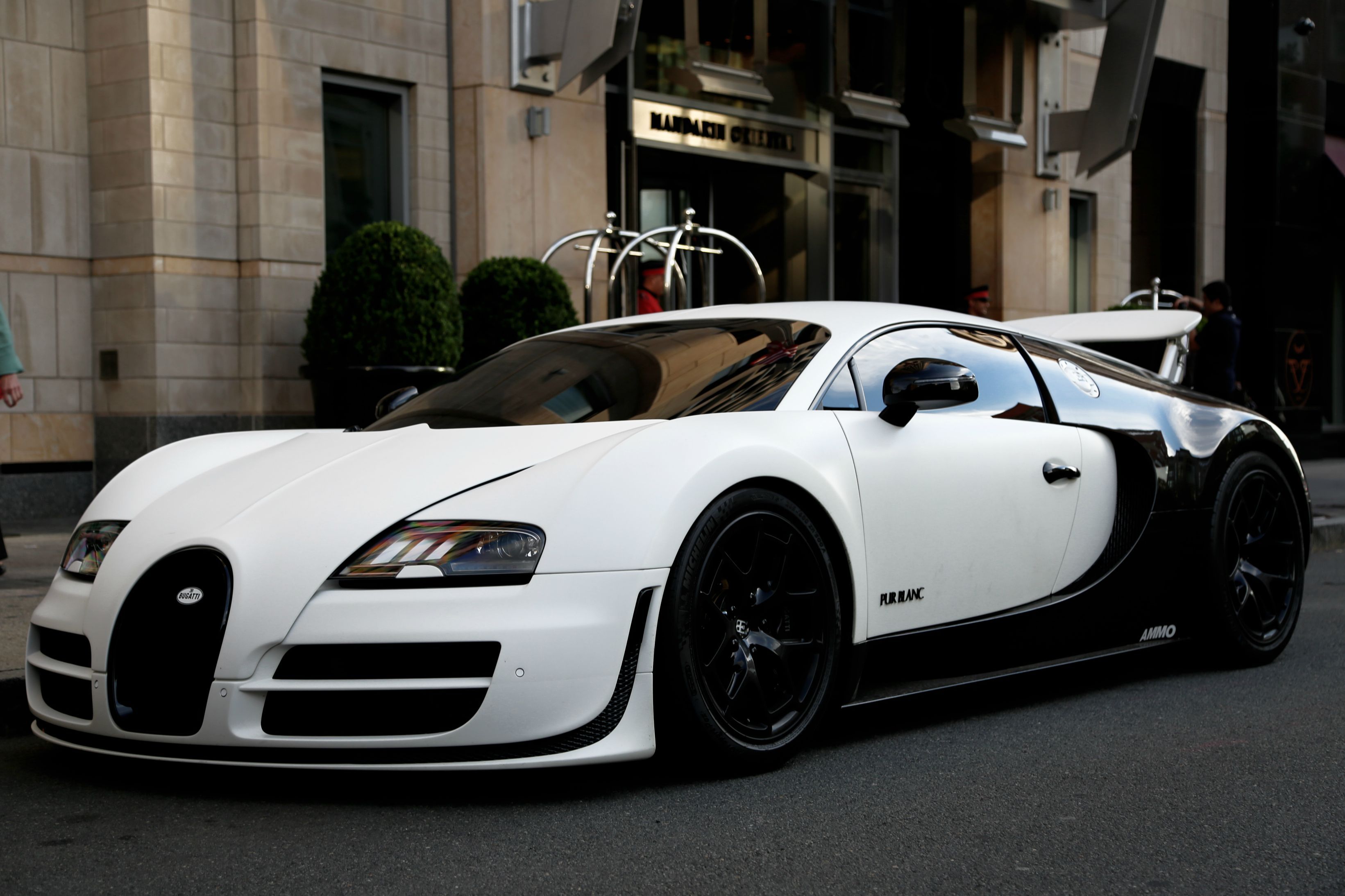 Bugatti Veyron Grand Sport L'Or Blanc Wallpapers