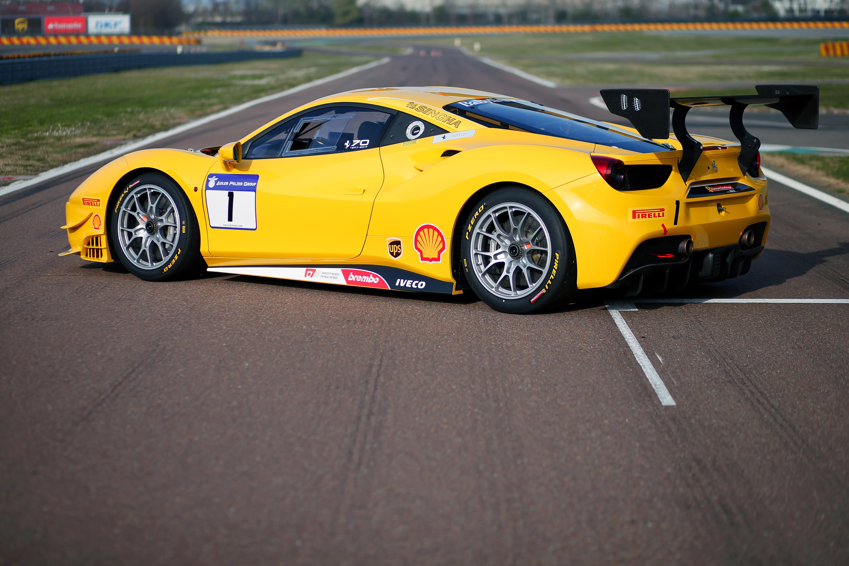 Ferrari 488 Challenge Wallpapers