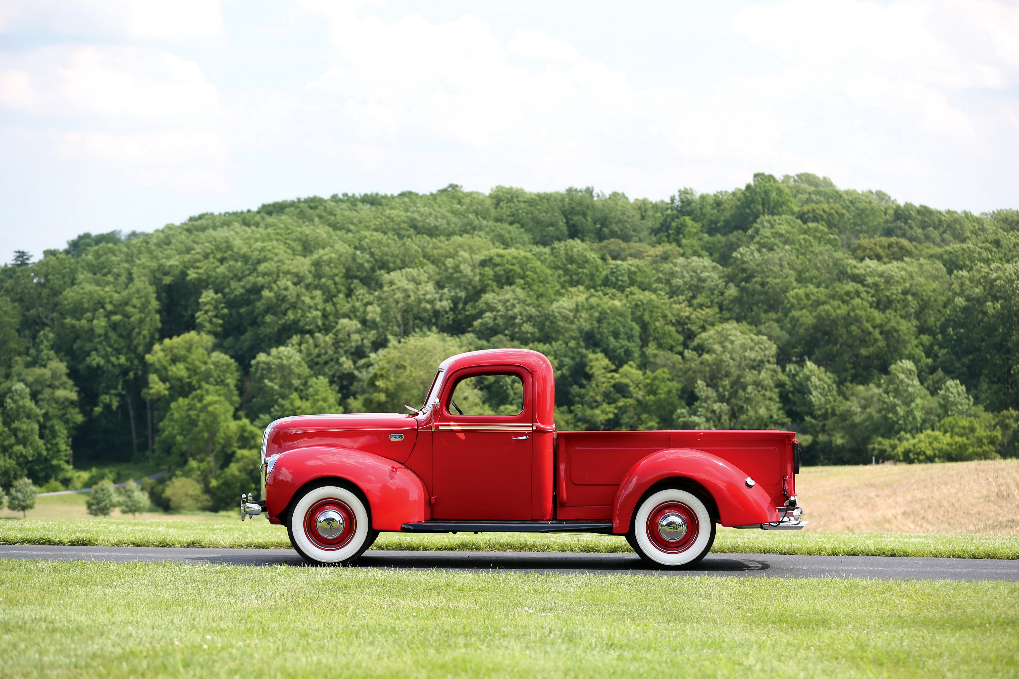 Ford Deluxe Pickup Wallpapers