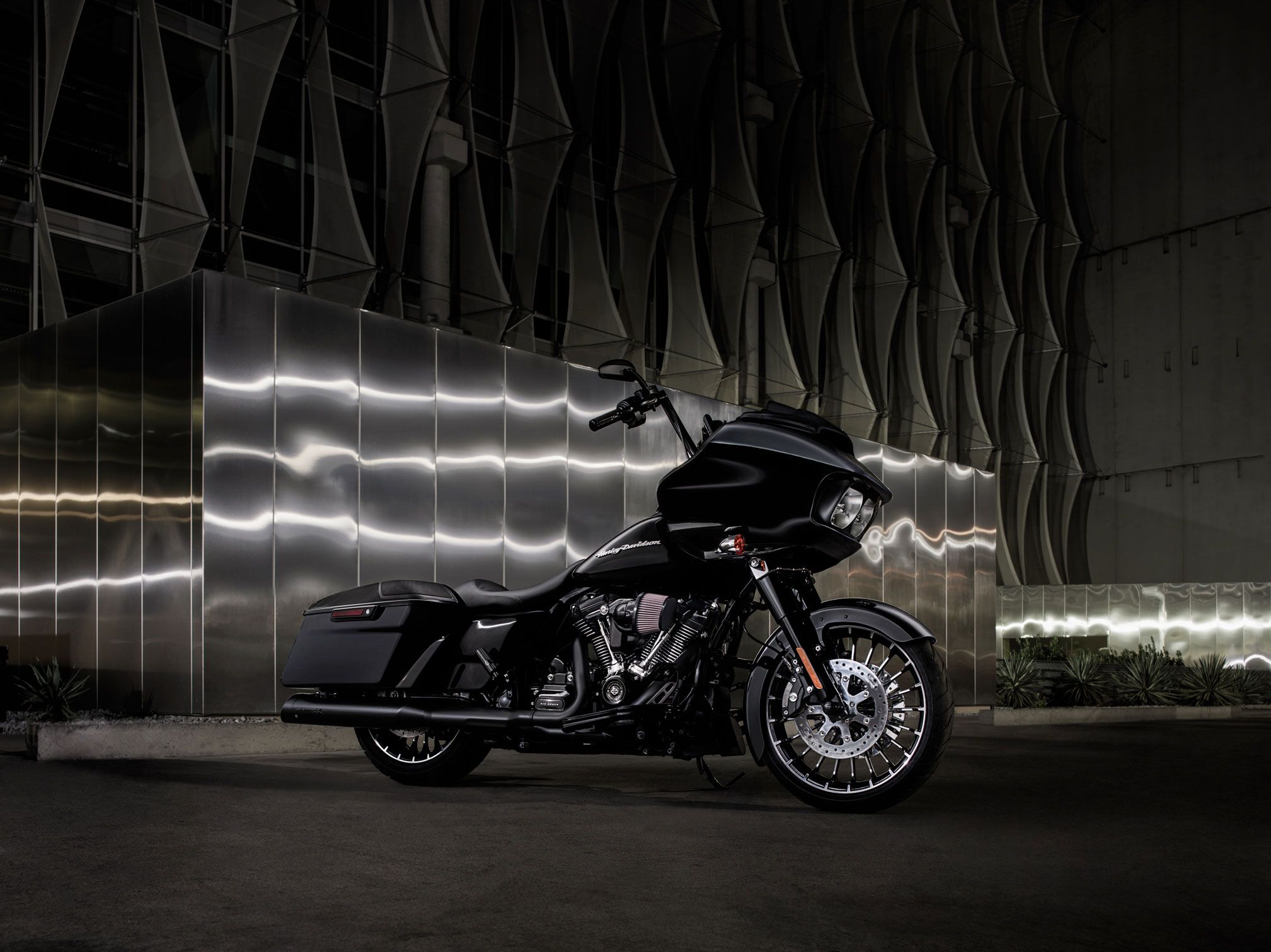 Harley-Davidson Road Glide Wallpapers