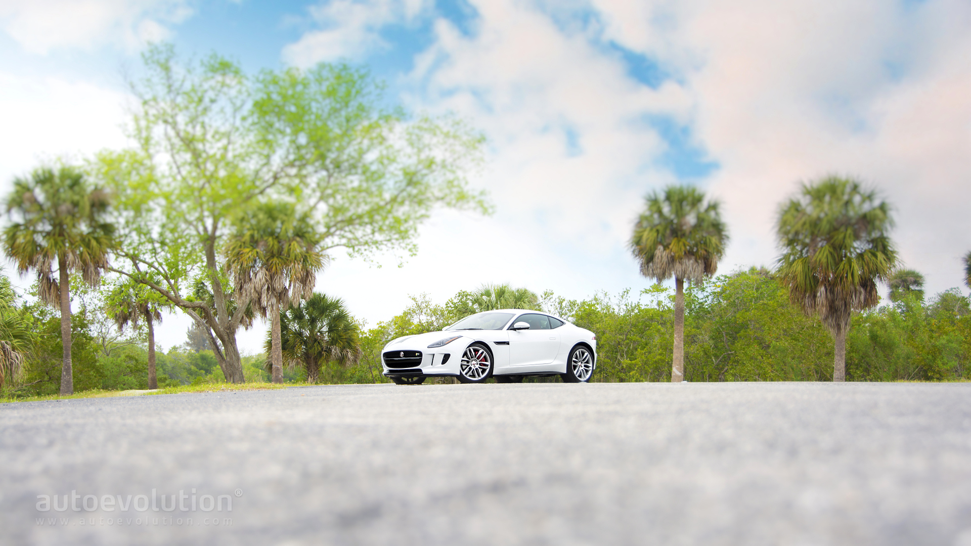 Jaguar F-Type R Coupe Wallpapers