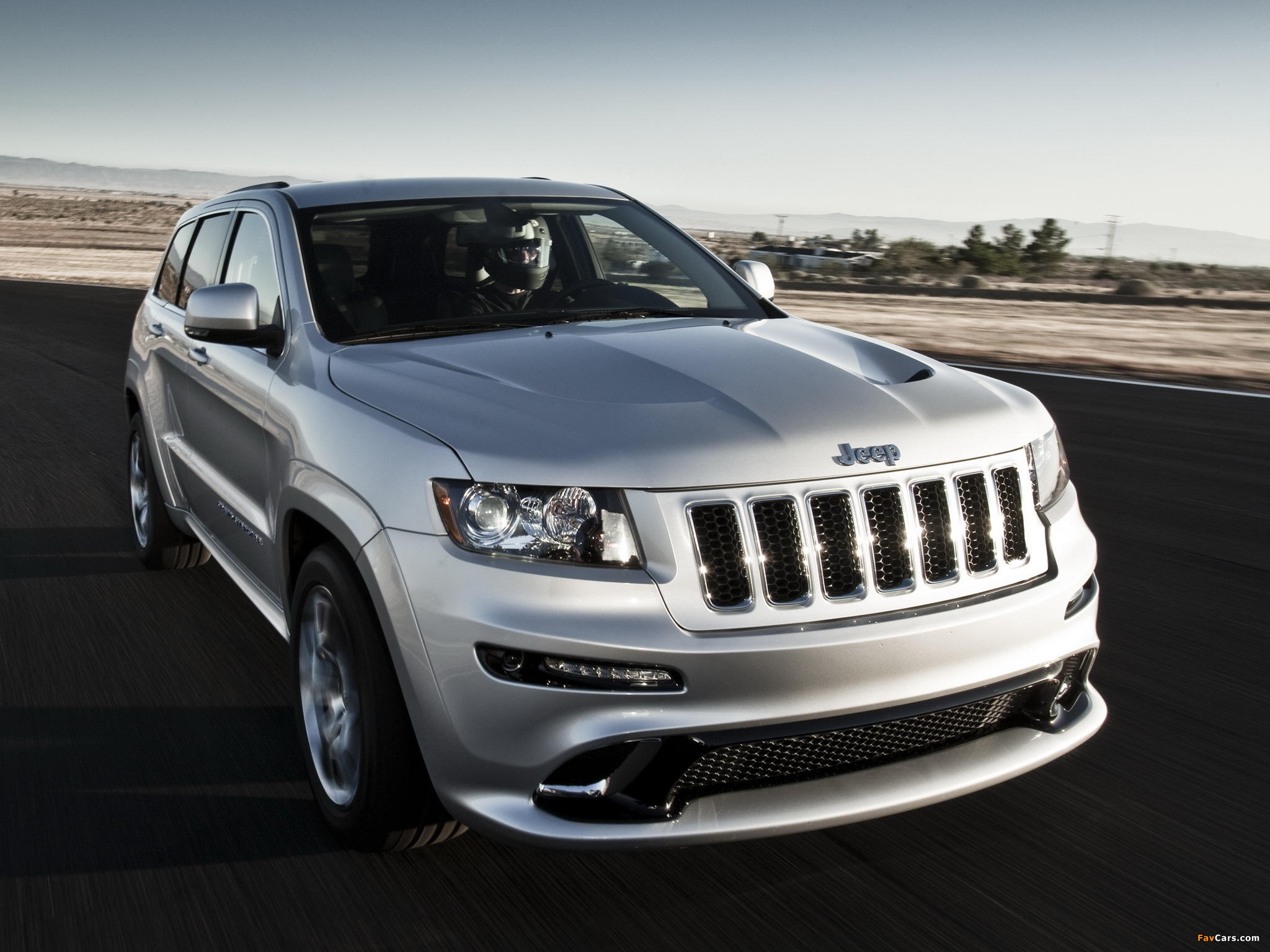 Jeep Grand Cherokee Srt8 Wallpapers