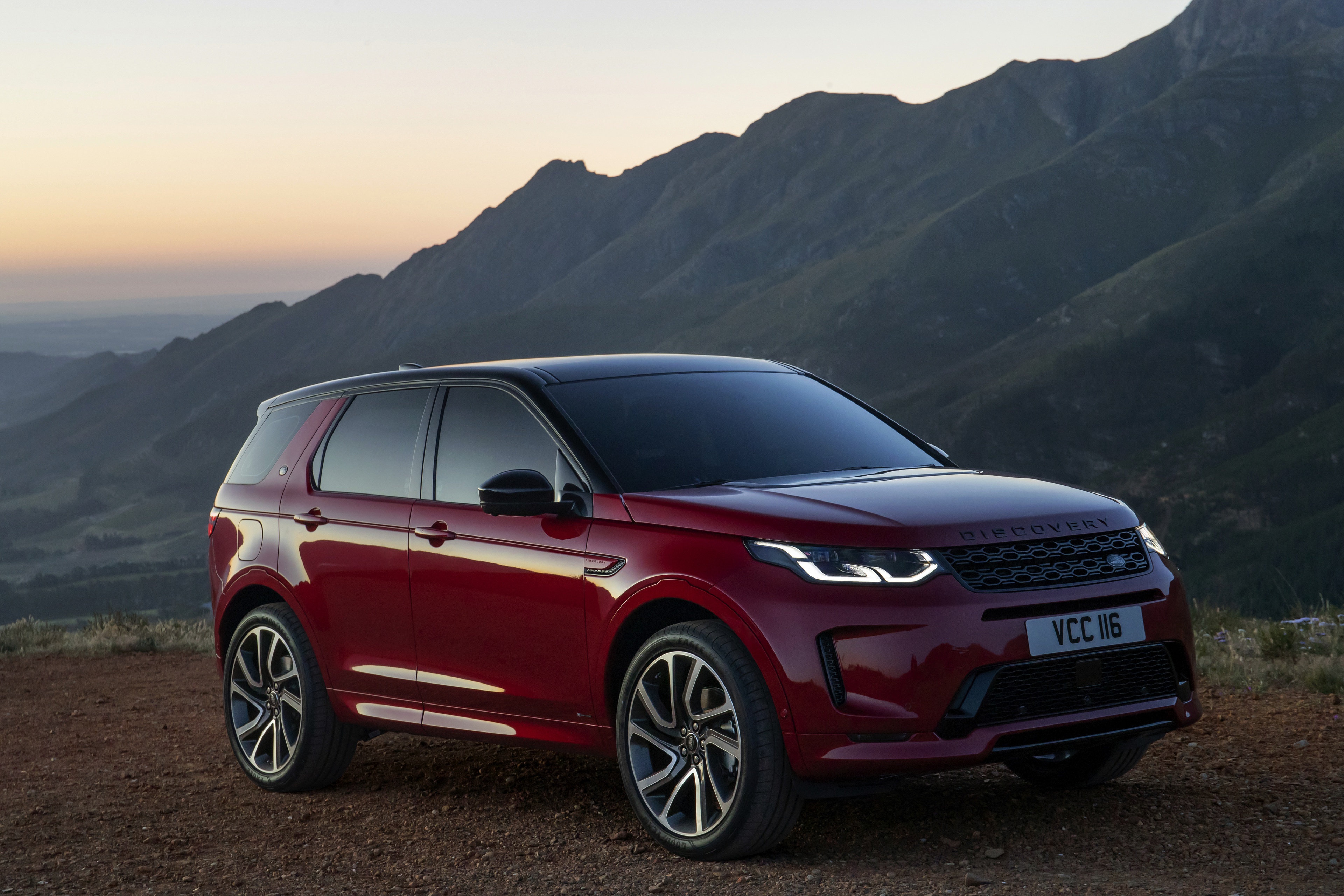 Land Rover Discovery Sport Wallpapers