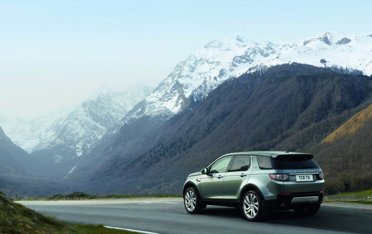 Land Rover Discovery Sport Wallpapers