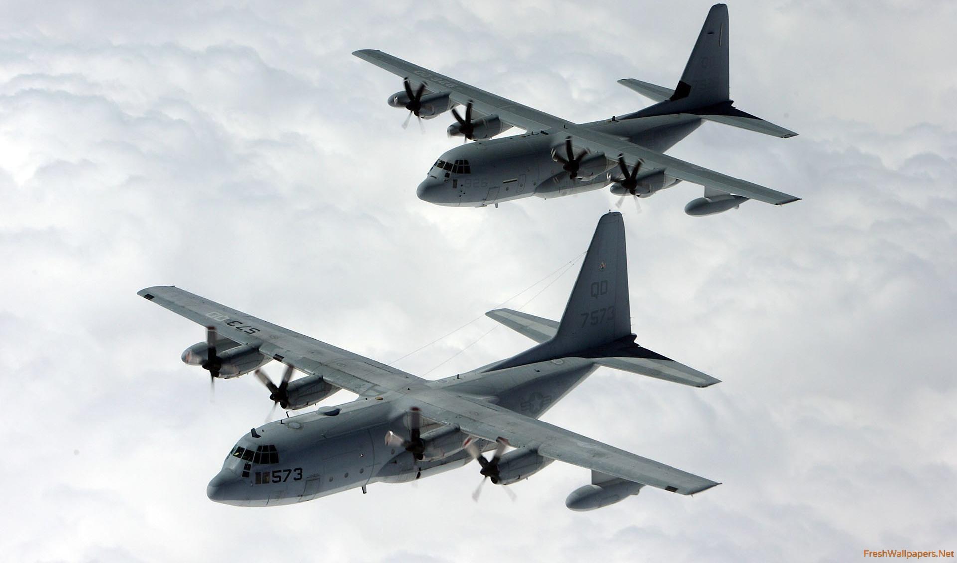 Lockheed L-100 Hercules Wallpapers