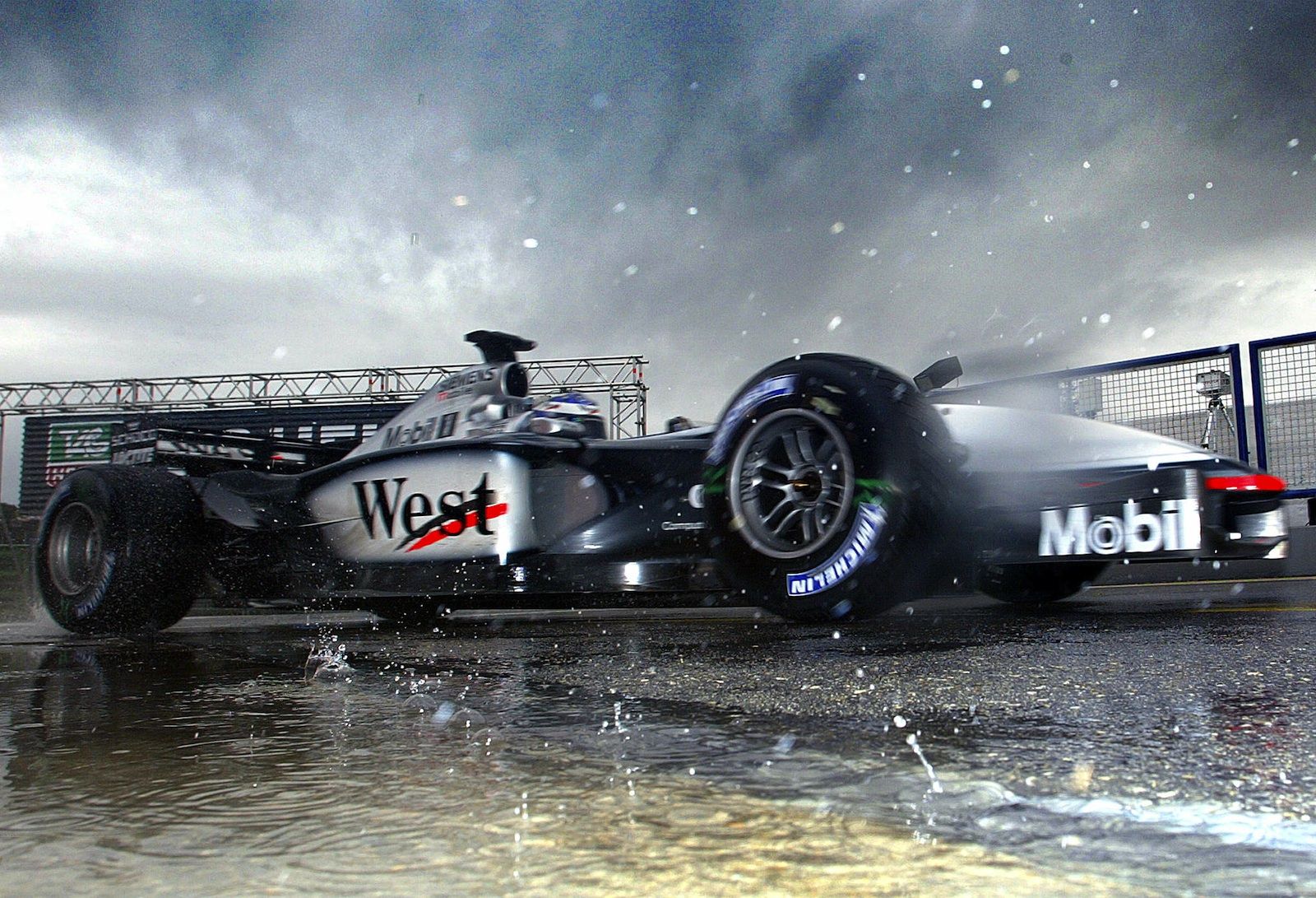 Mclaren Mp4-17 Wallpapers