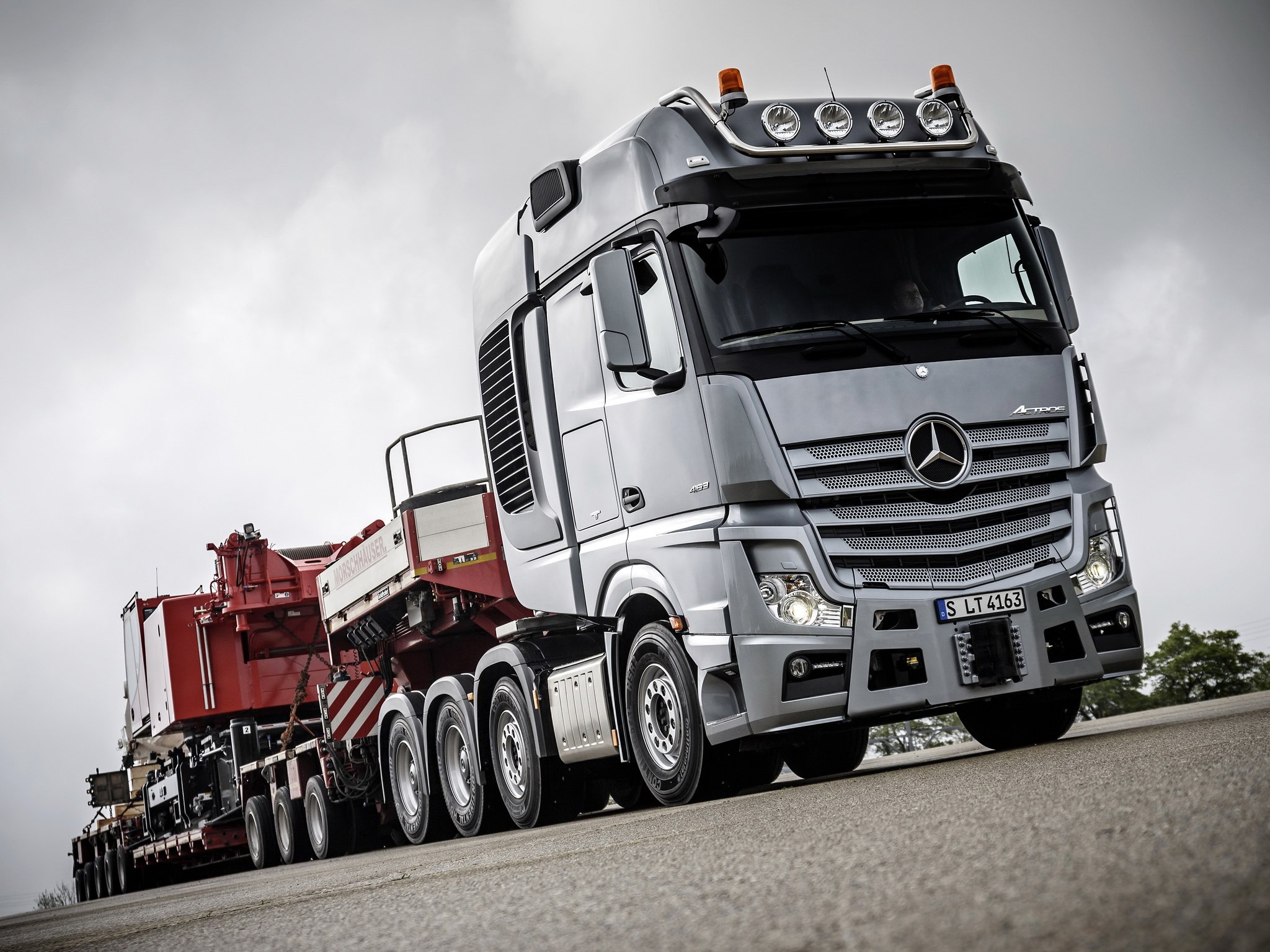 Mercedes-Benz Actros Wallpapers