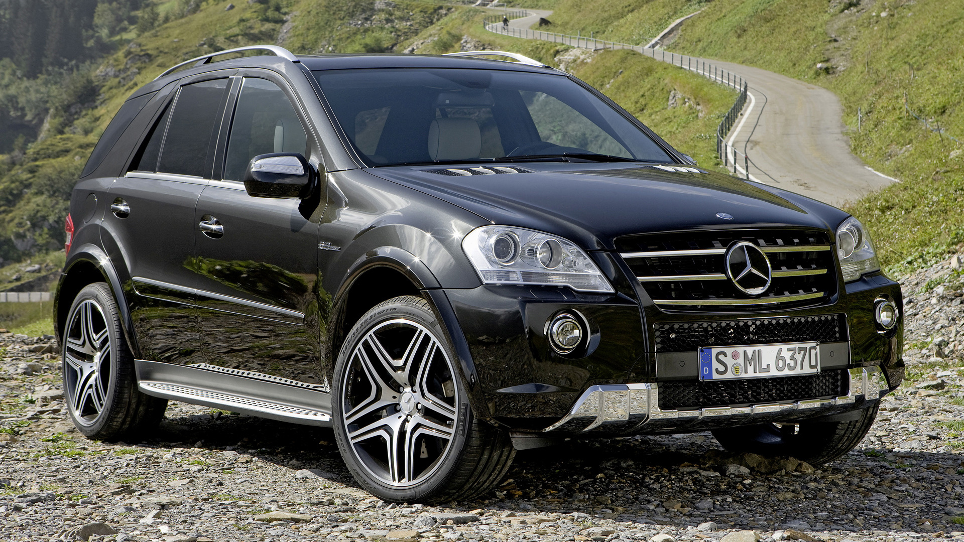 Mercedes-Benz Ml63 Amg Wallpapers
