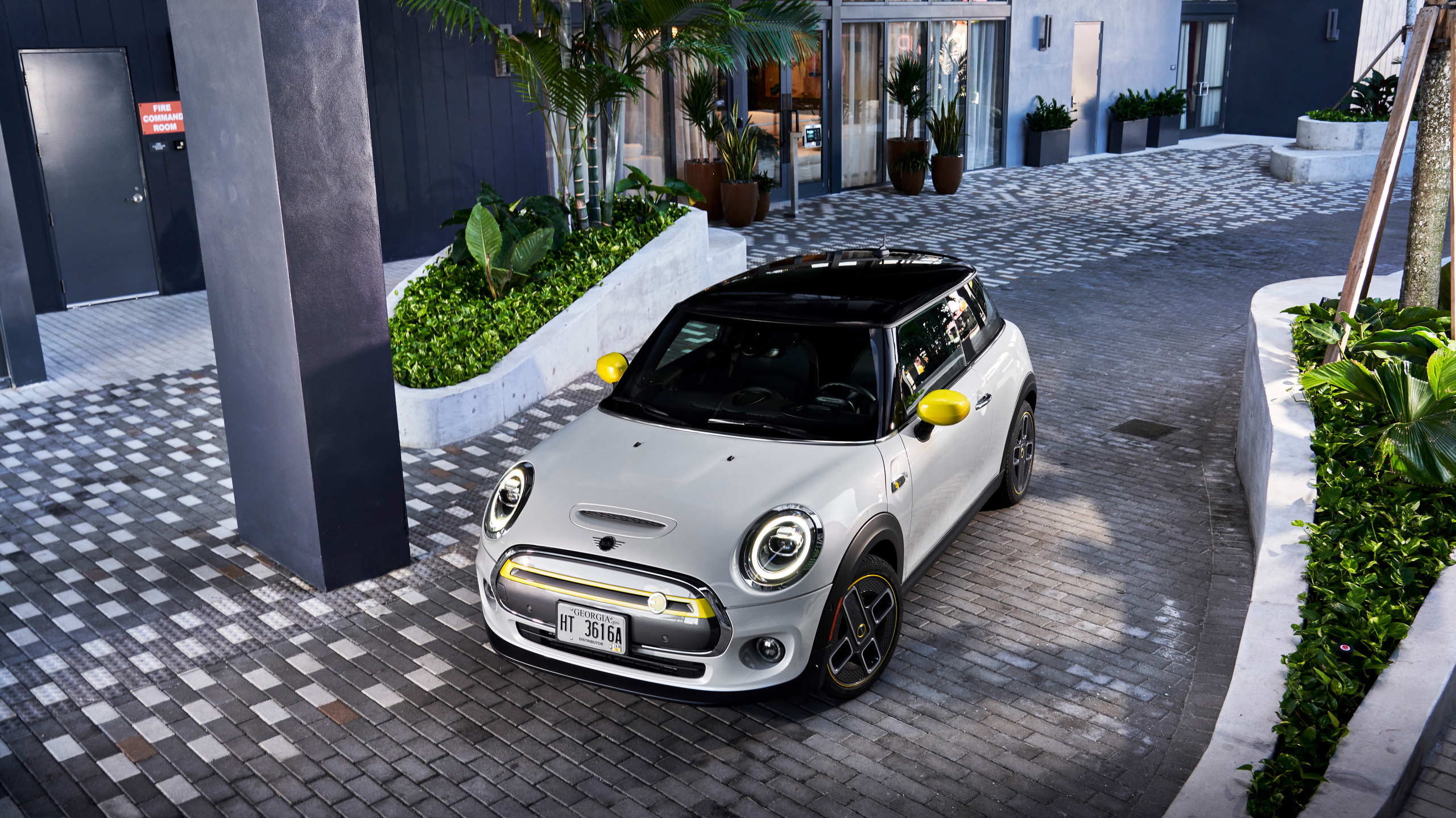 Mini Cooper S E Wallpapers