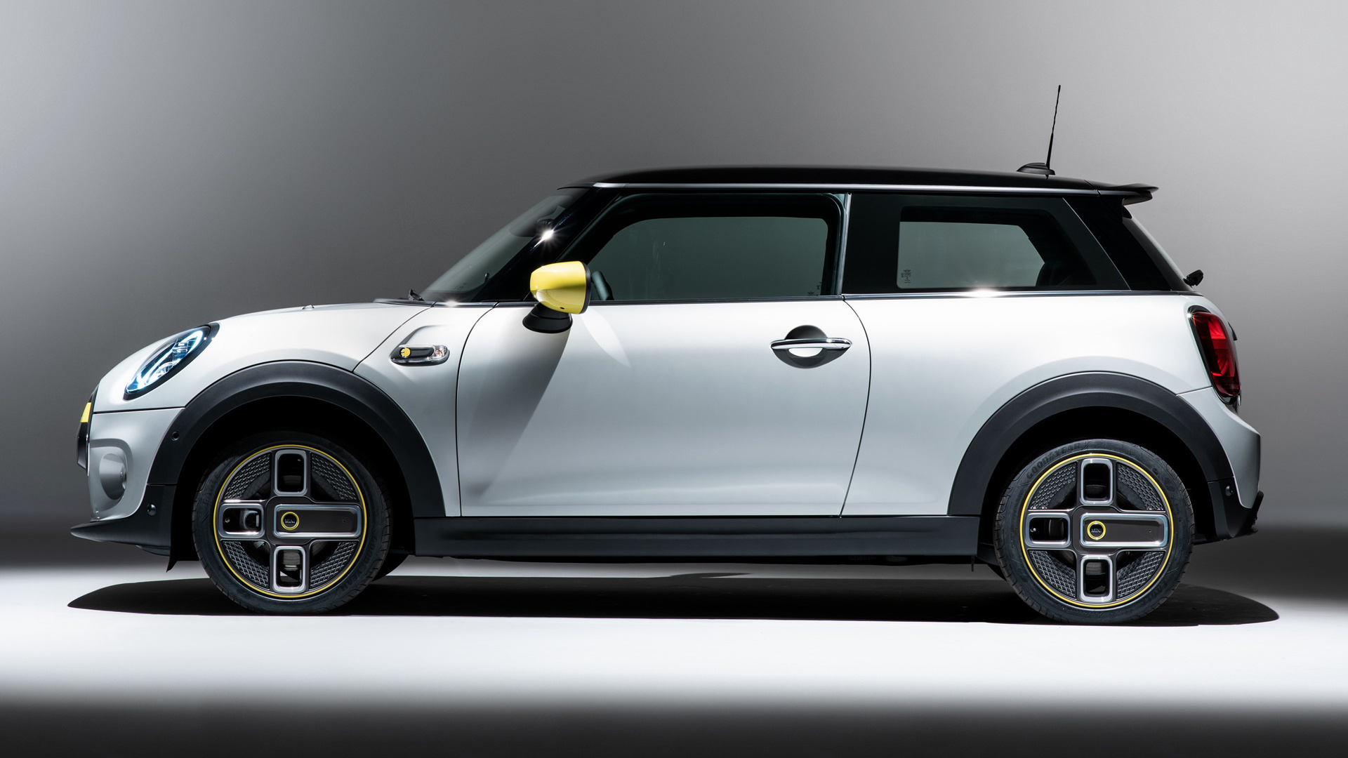 Mini Cooper S E Wallpapers