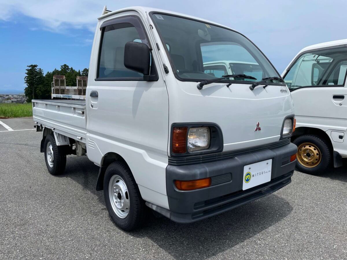 Mitsubishi Minicab U18 Wallpapers