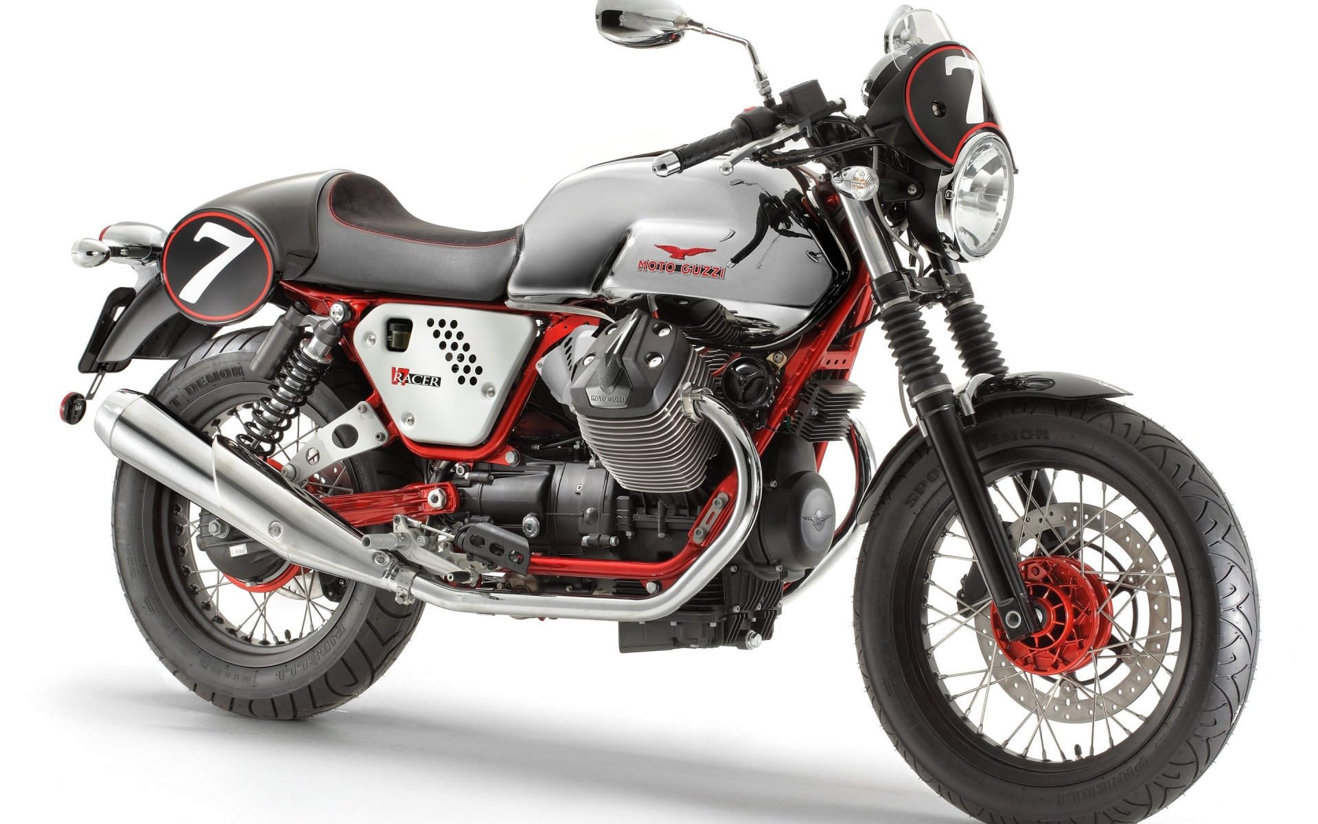 Moto Guzzi V7 Wallpapers