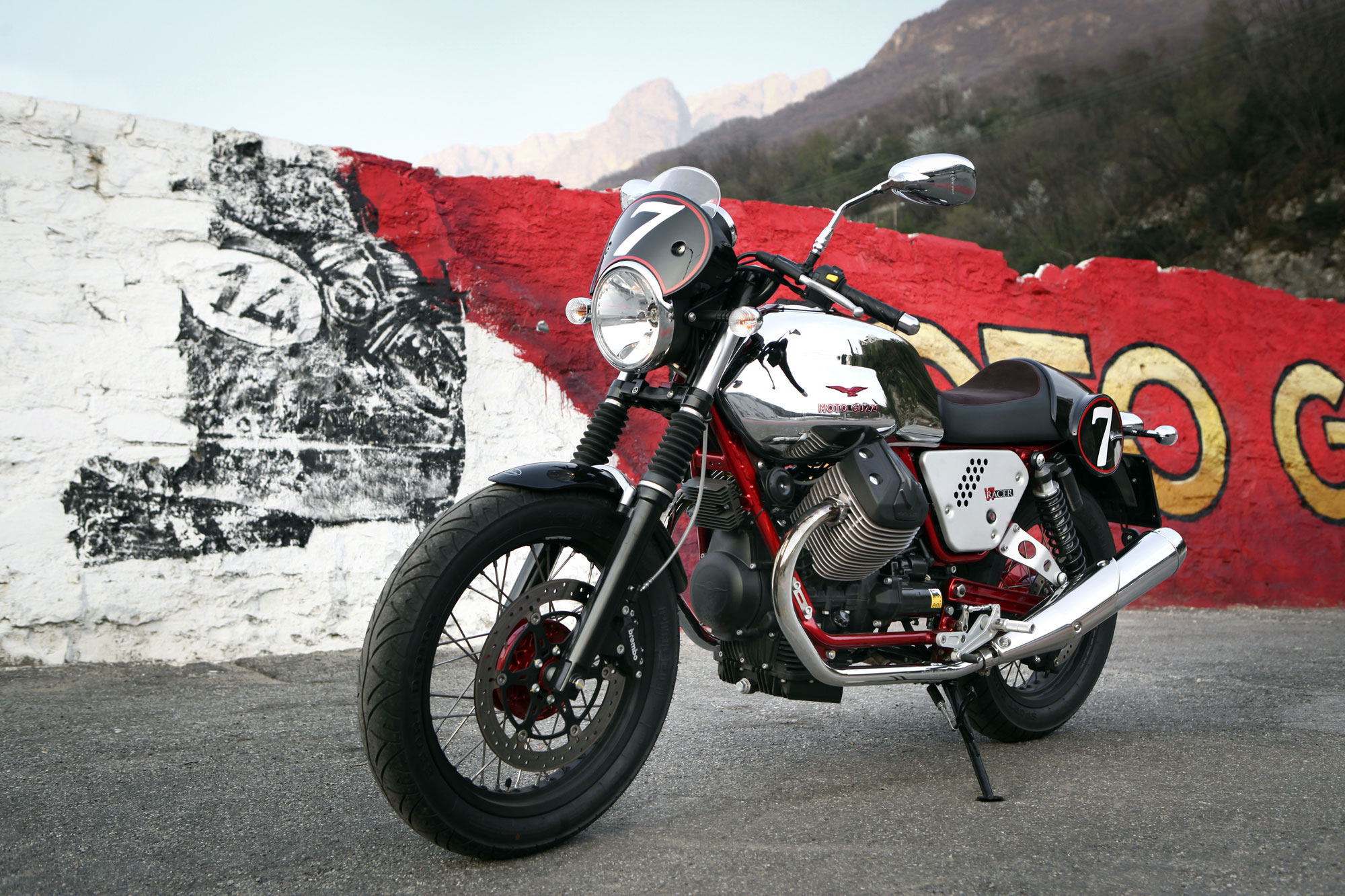 Moto Guzzi V7 Wallpapers