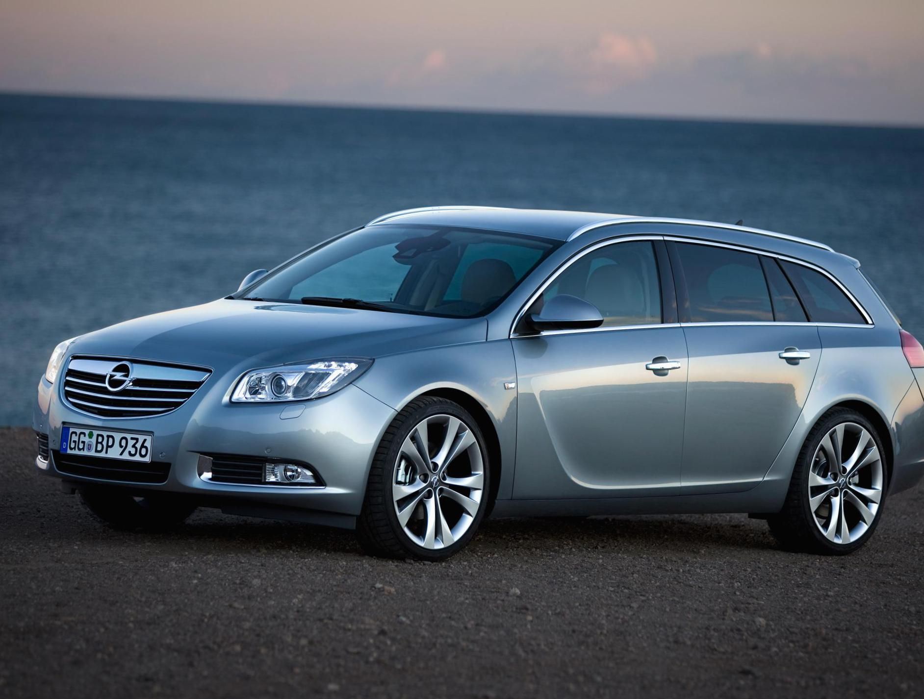 Opel Insignia Country Tourer Wallpapers