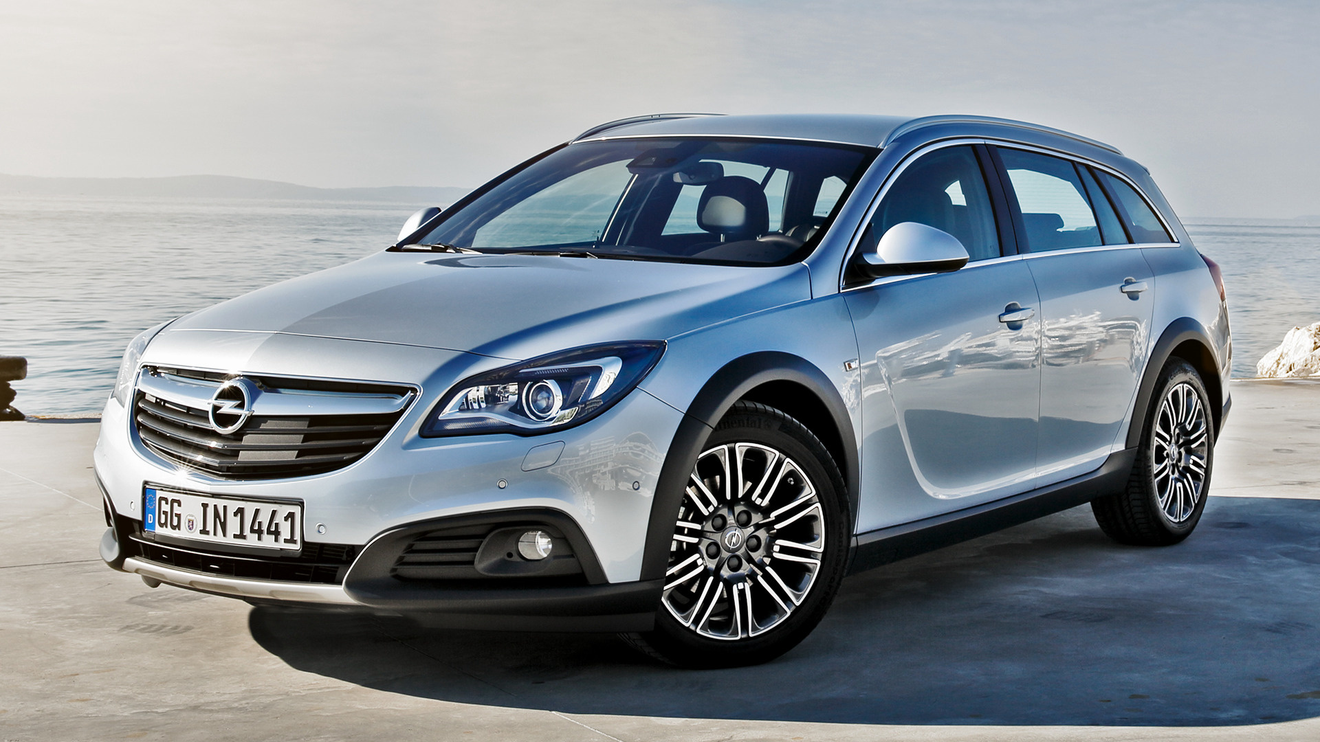 Opel Insignia Country Tourer Wallpapers