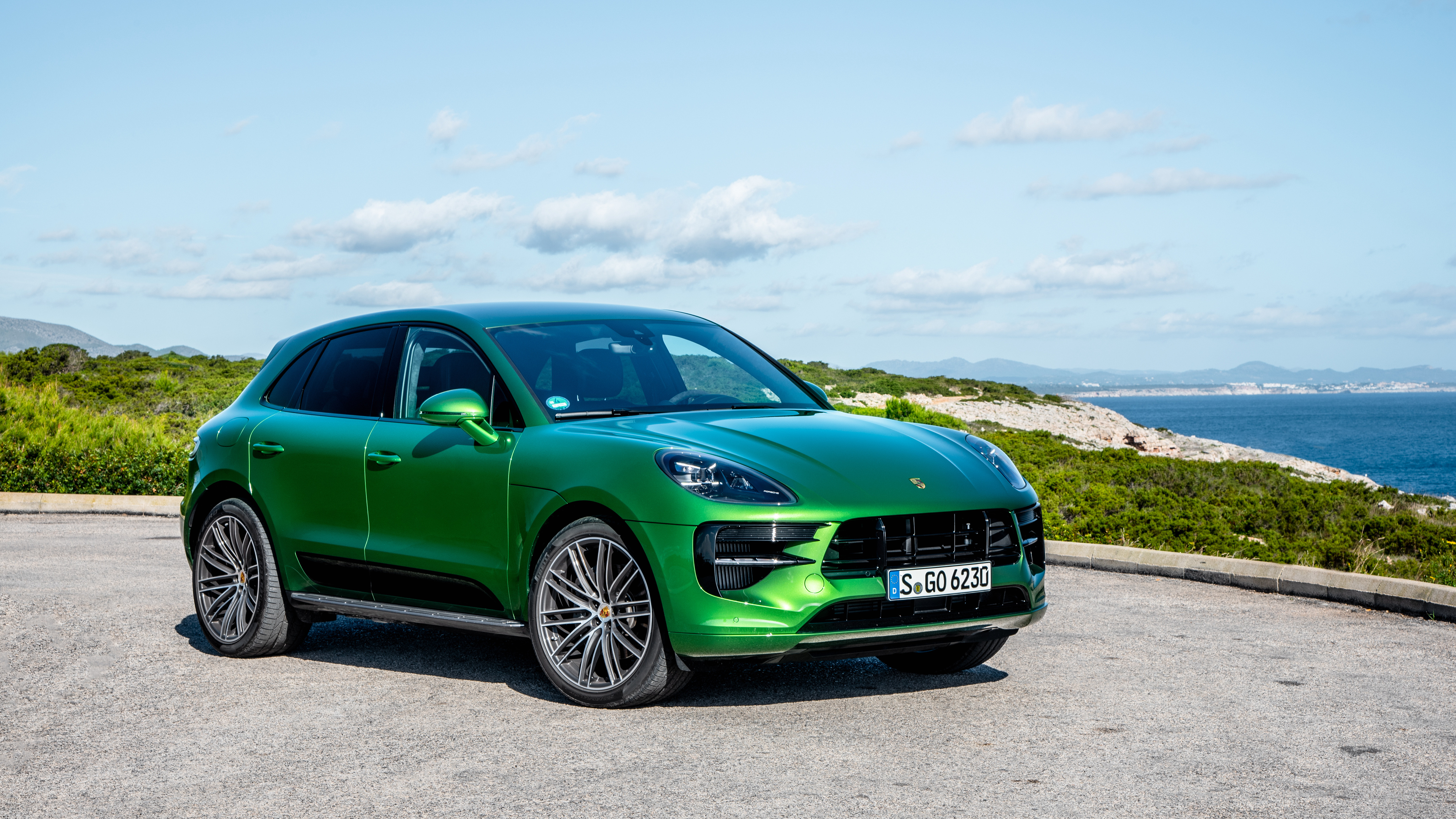 Porsche Macan S Wallpapers