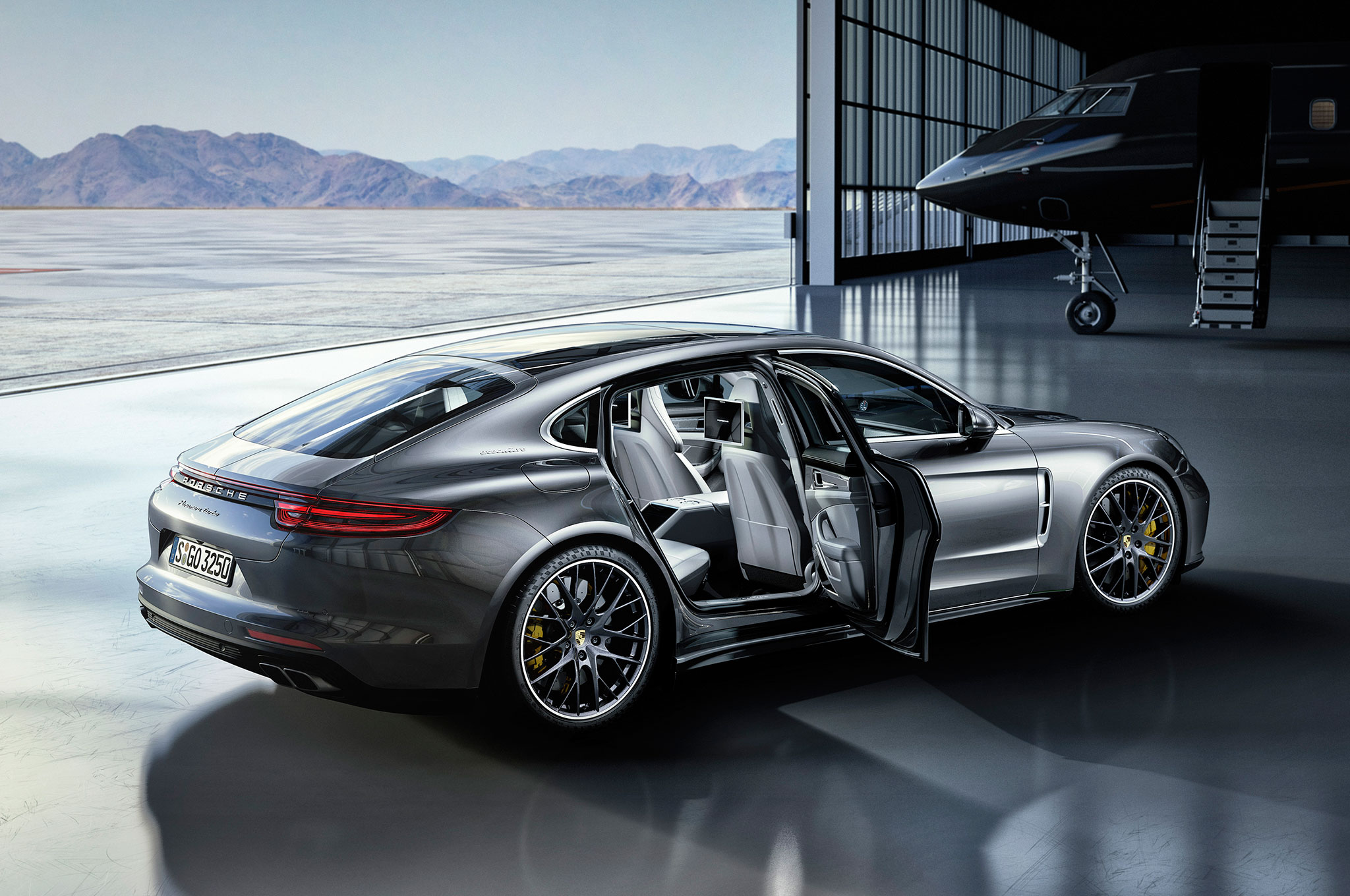 Porsche Panamera 4 E-Hybrid Executive Wallpapers