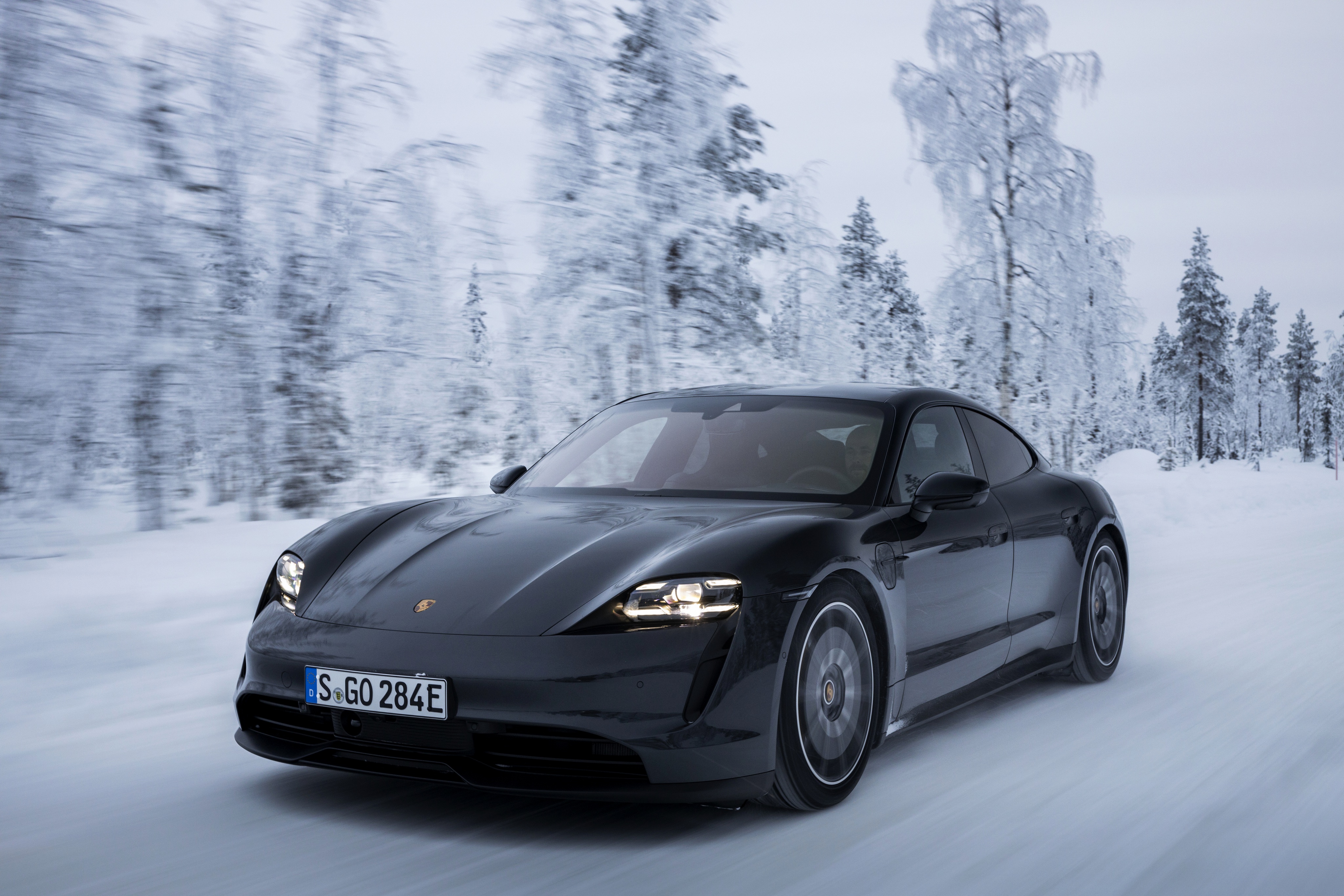 Porsche Taycan 4S Wallpapers