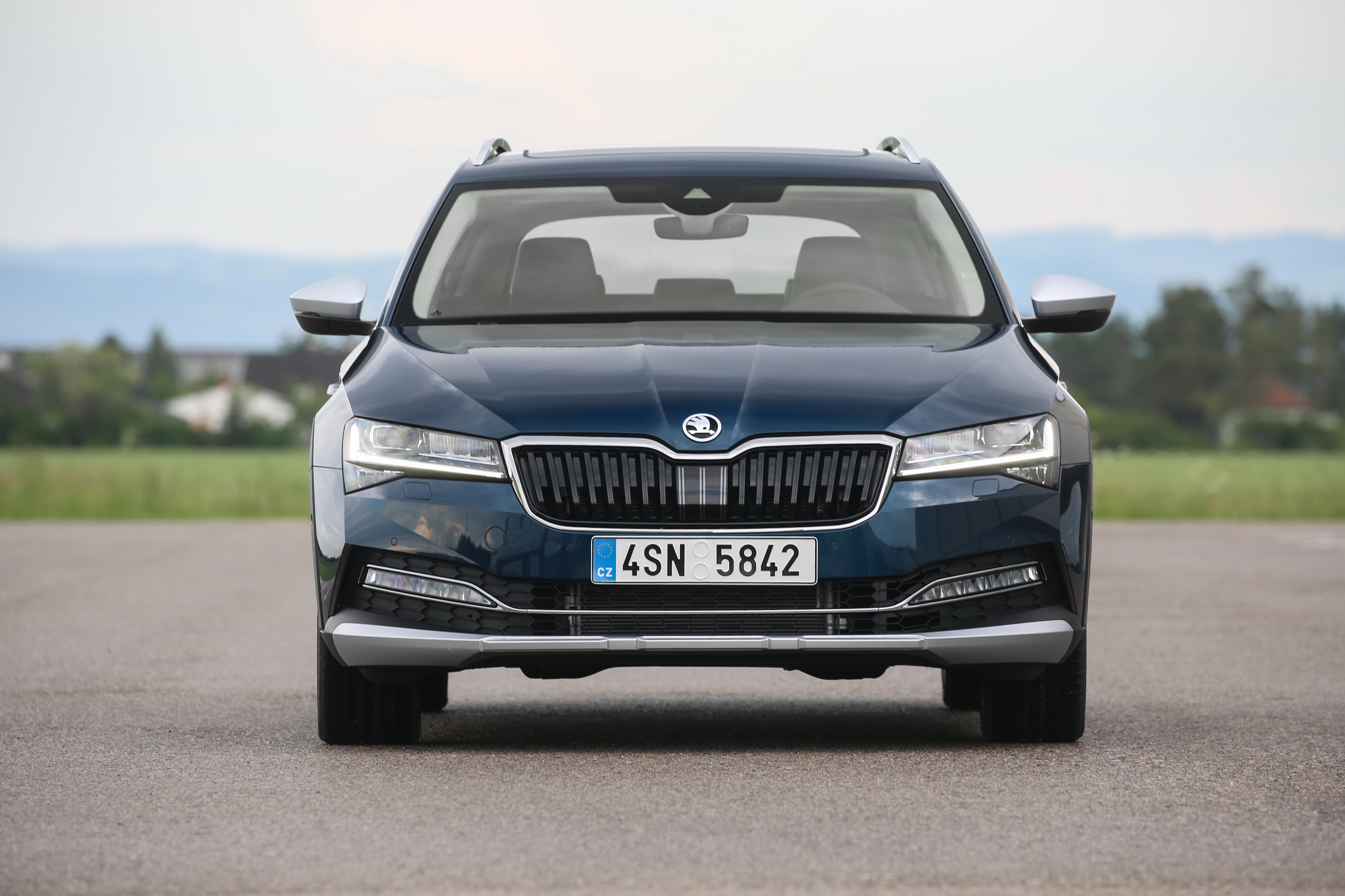 Skoda Superb Scout Wallpapers