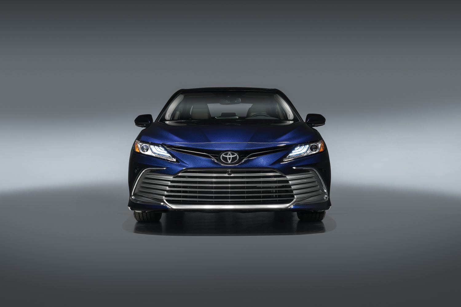 Toyota Camry 2019 Wallpapers