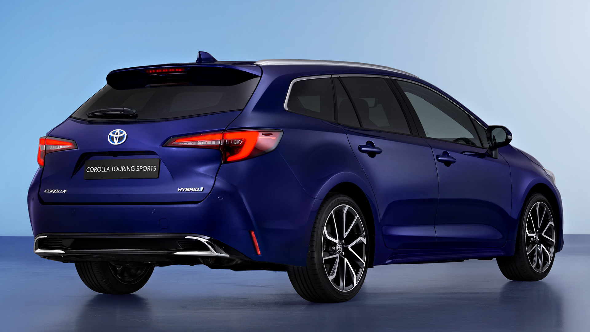 Toyota Corolla Touring Sports Wallpapers