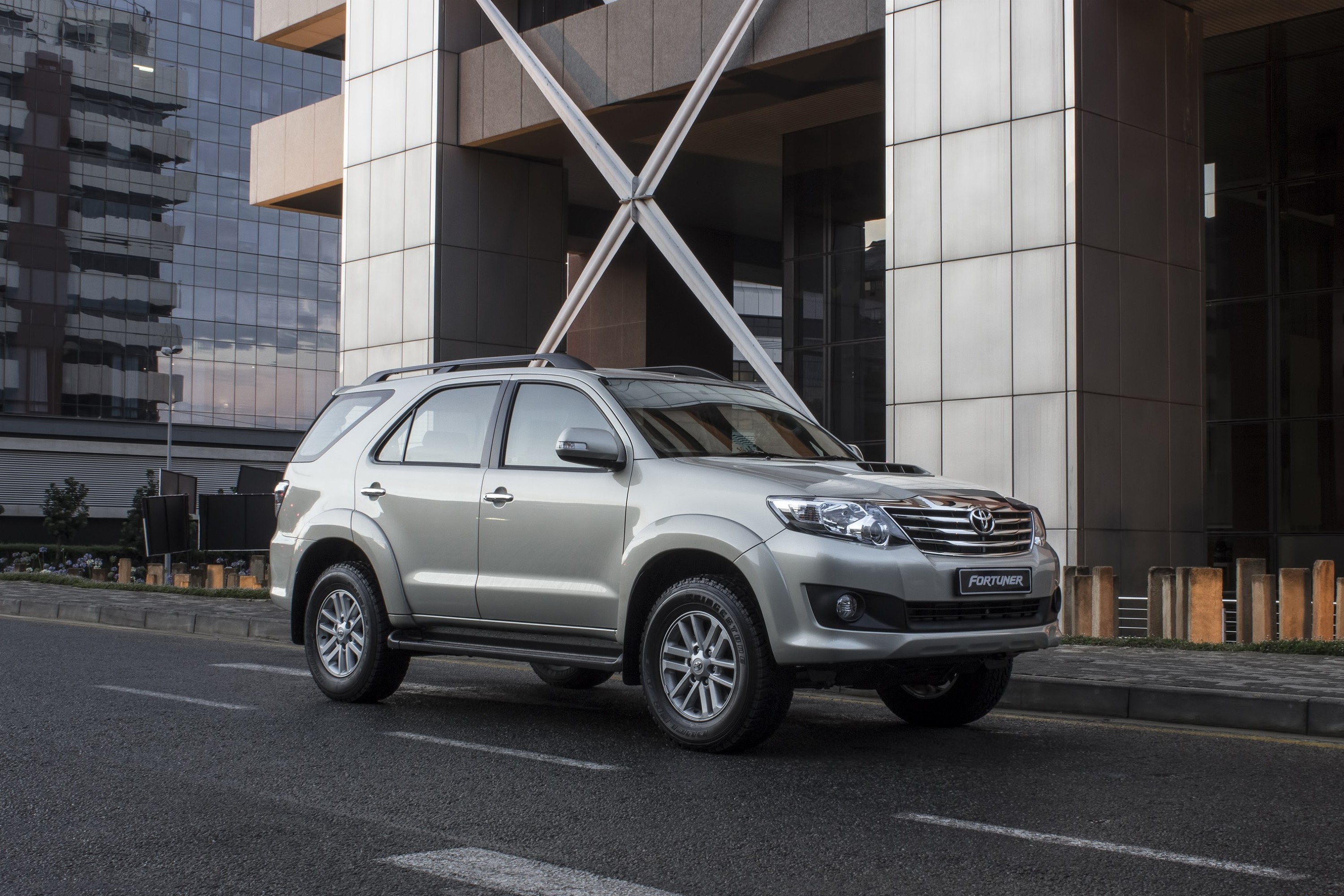 Toyota Fortuner Wallpapers