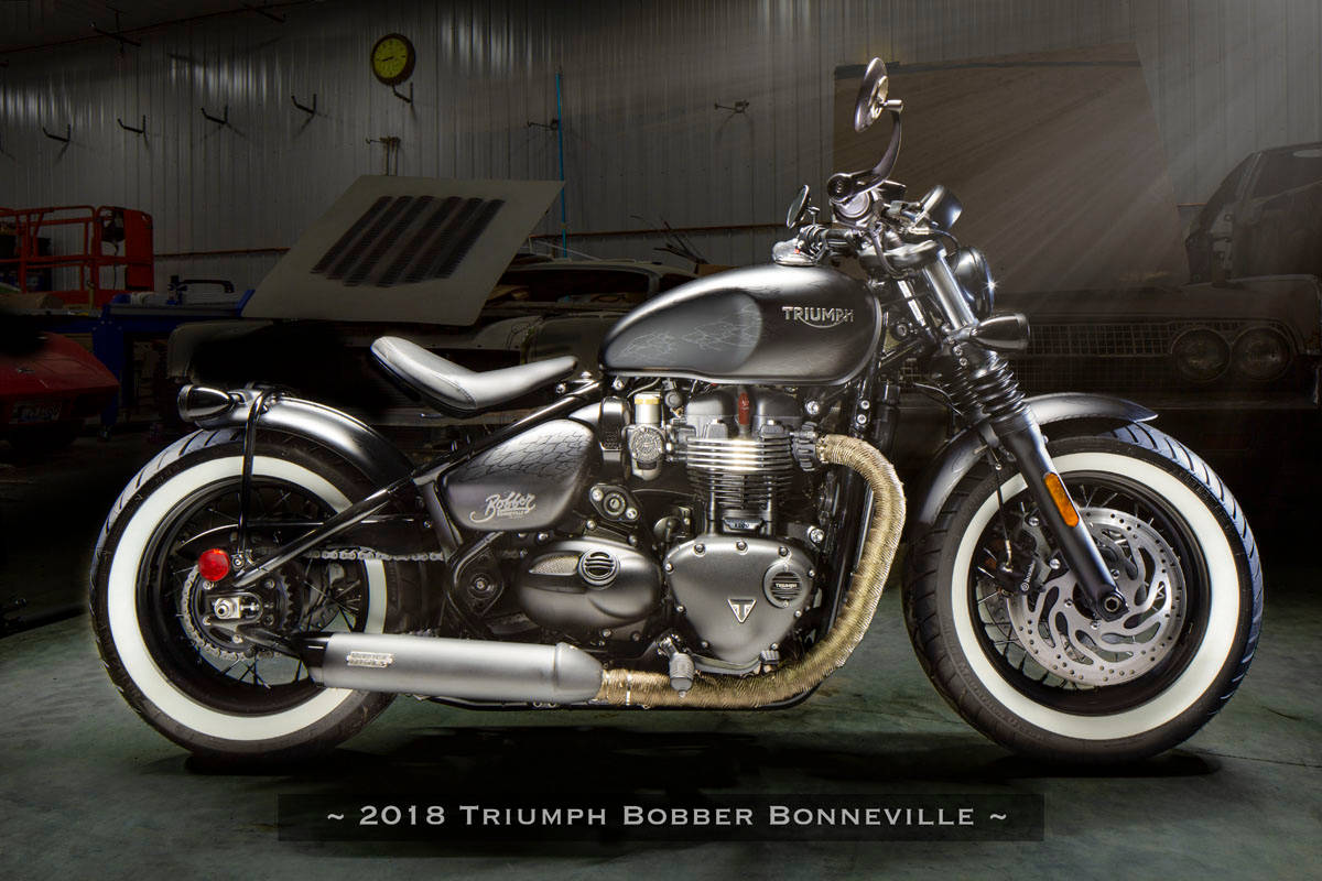 Triumph Bonneville Bobber Black 2017 Wallpapers