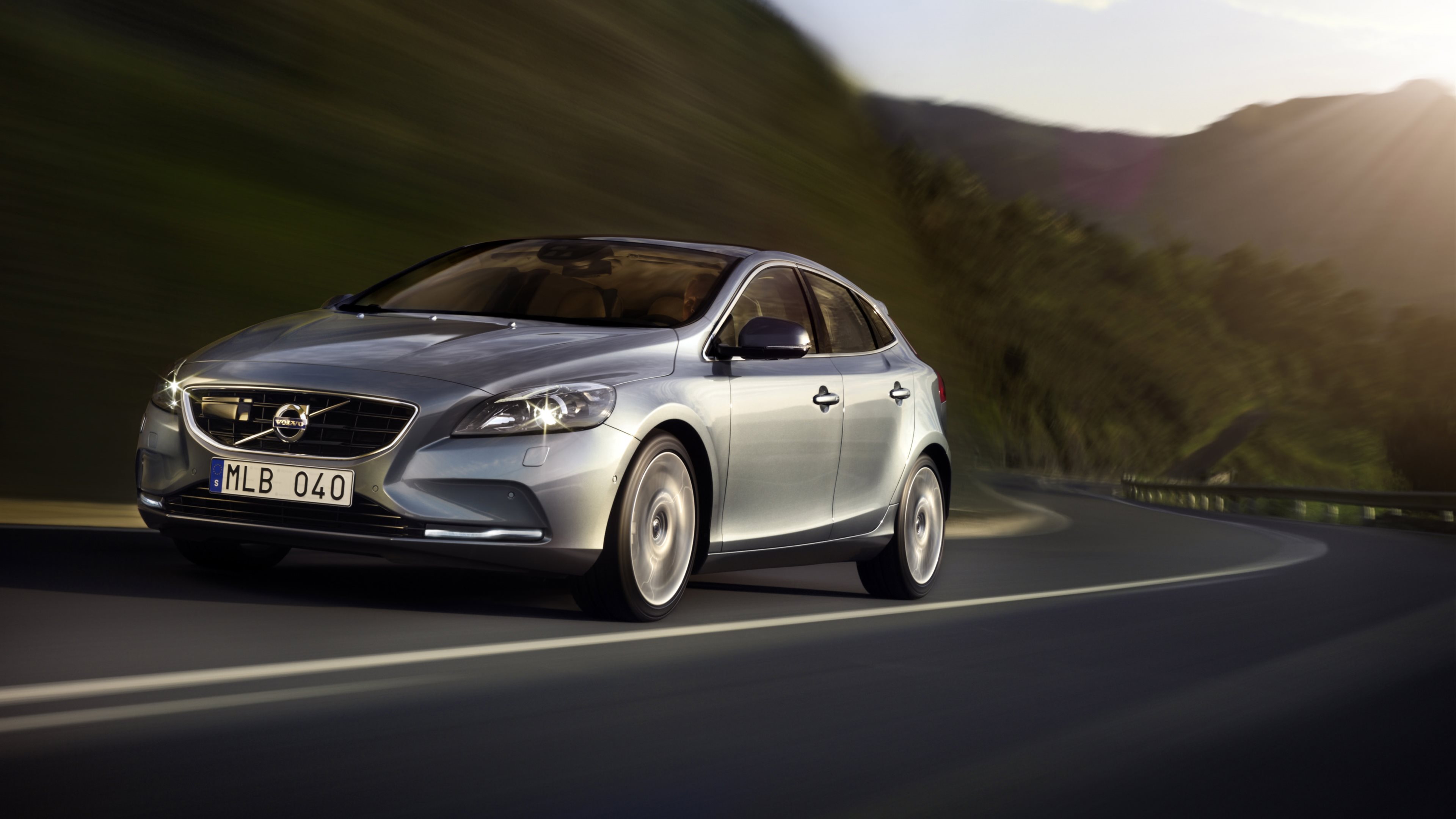 Volvo V40 Wallpapers