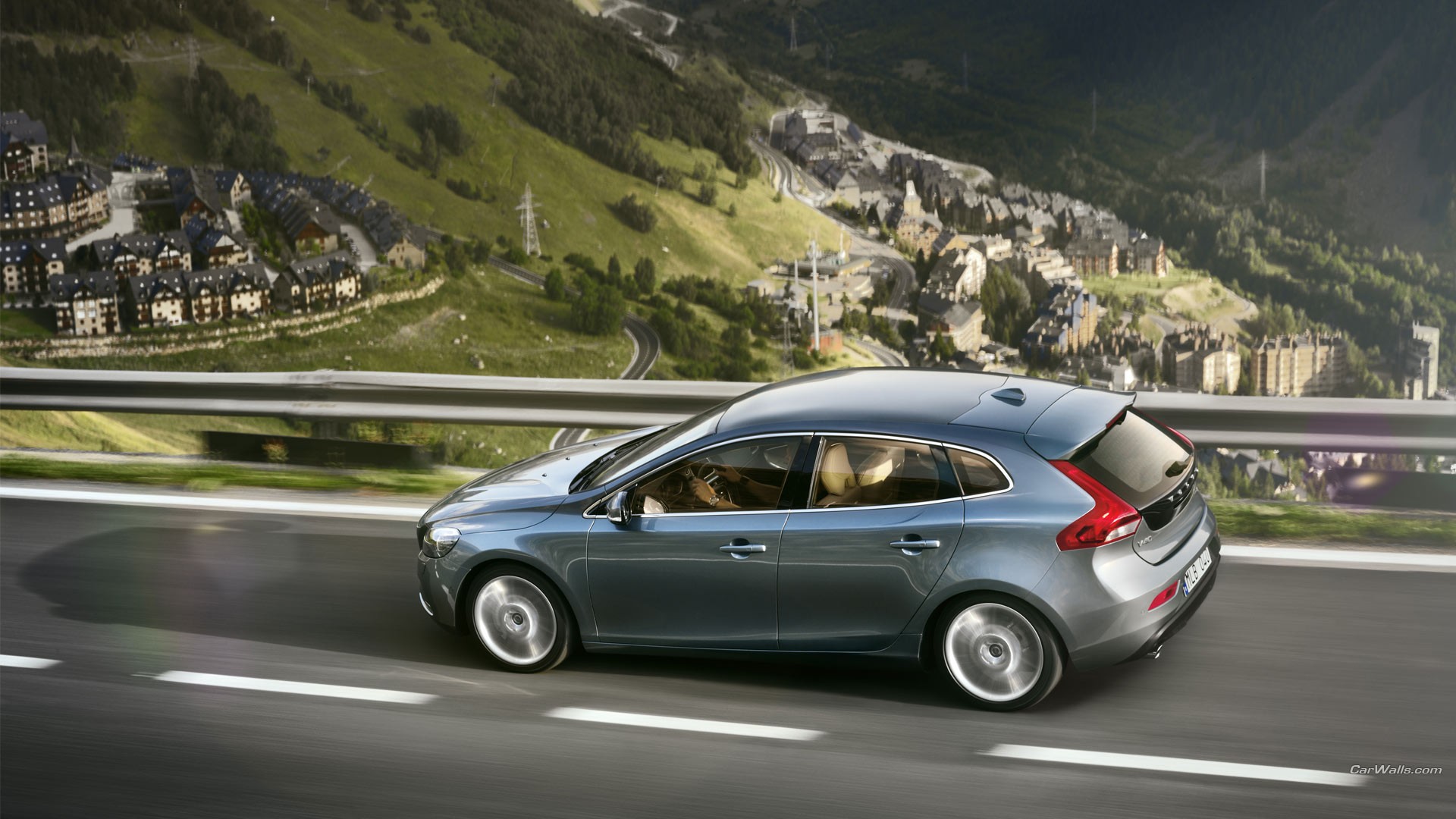 Volvo V40 Wallpapers