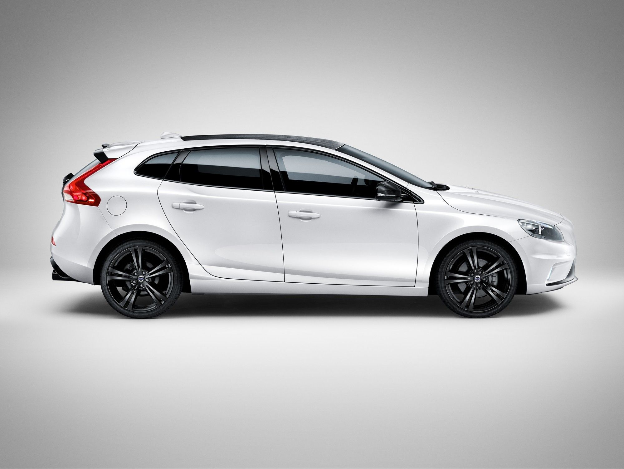 Volvo V40 Wallpapers